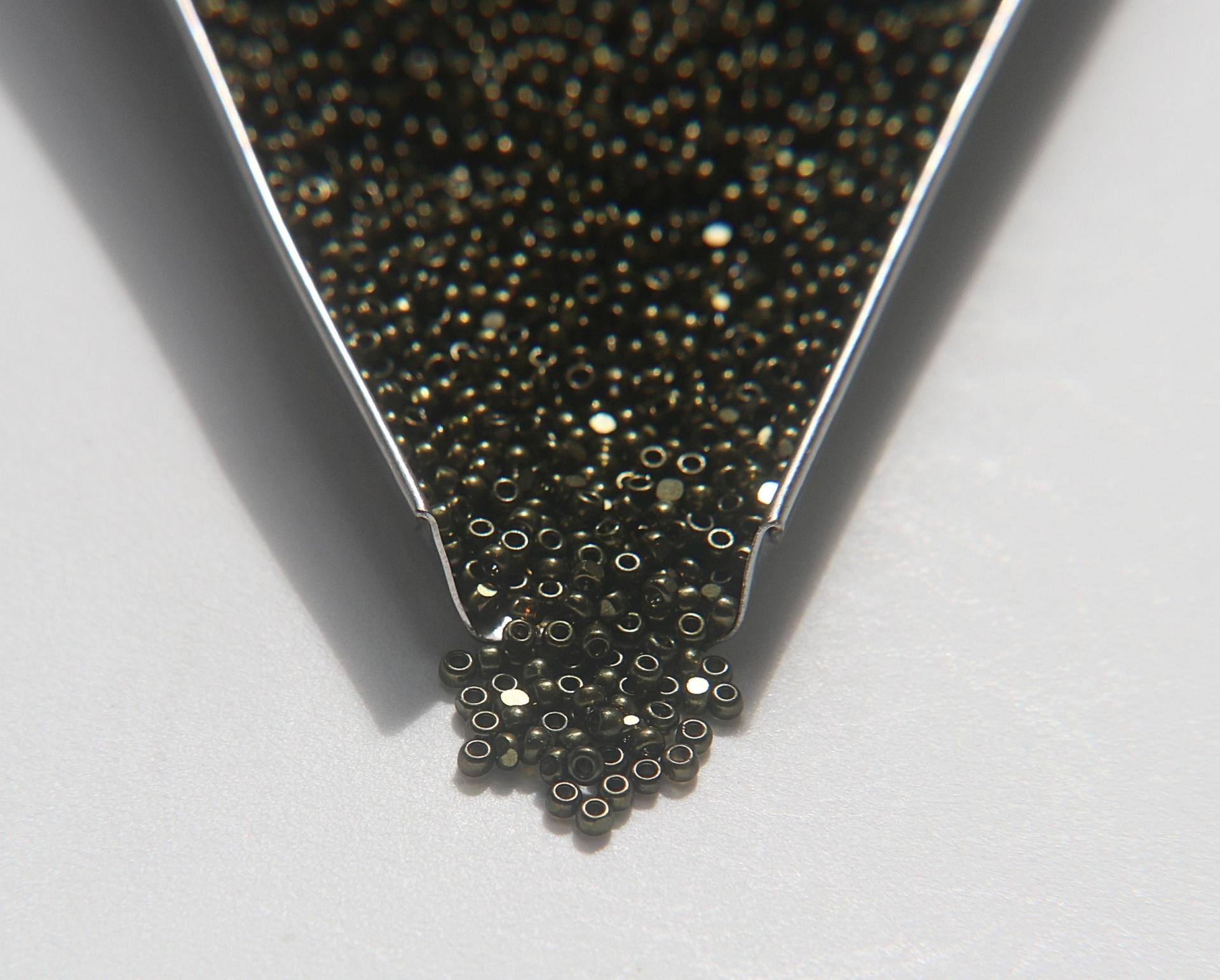 11/0 Charlotte Cut Beads Metallic Khaki 10/20/50/250/500 Grams 2.0mm Premium Seed Beads, Native supply