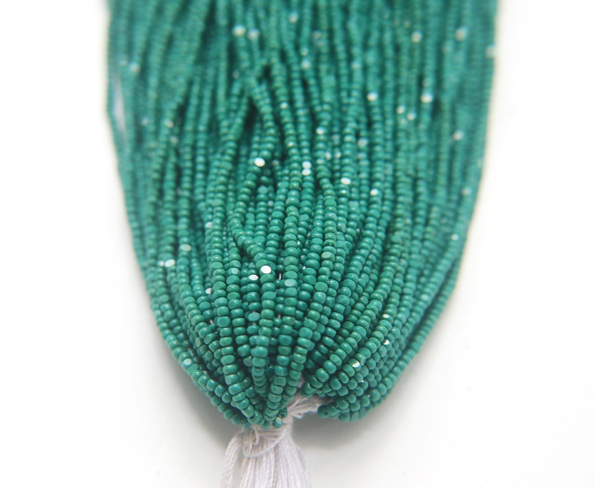 11/0 Hanks Charlotte Cut Beads 53240 Opaque Dark Leaf Green 1/5/25/50/100 Hanks 2.0mm glass beads, jewelry supply, findings, craft supply