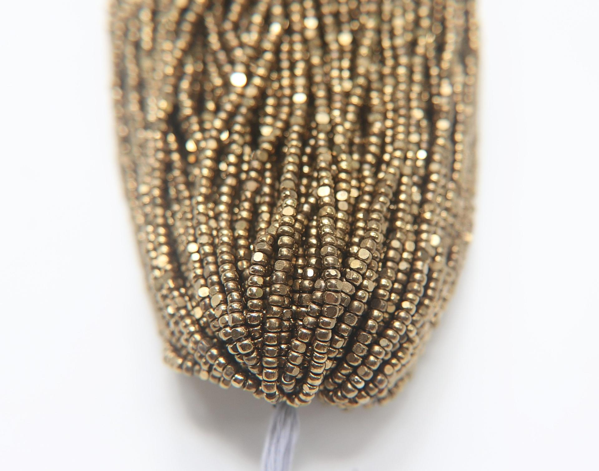 8/0 Hanks Charlotte Cut Beads Dorado 1/5/25/50/100 Hanks PREMIUM SEED BEADS, Native Supplies