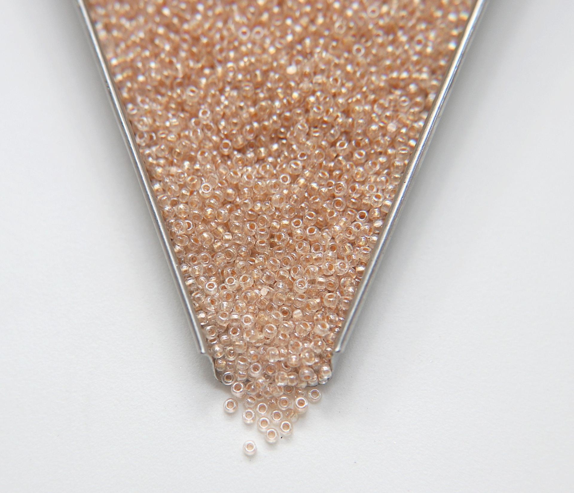11/0 True cuts Charlotte Beads Crystal Luster Cream Lined PREMIUM SEED BEADS Native Supply jewelry making beads embroidery