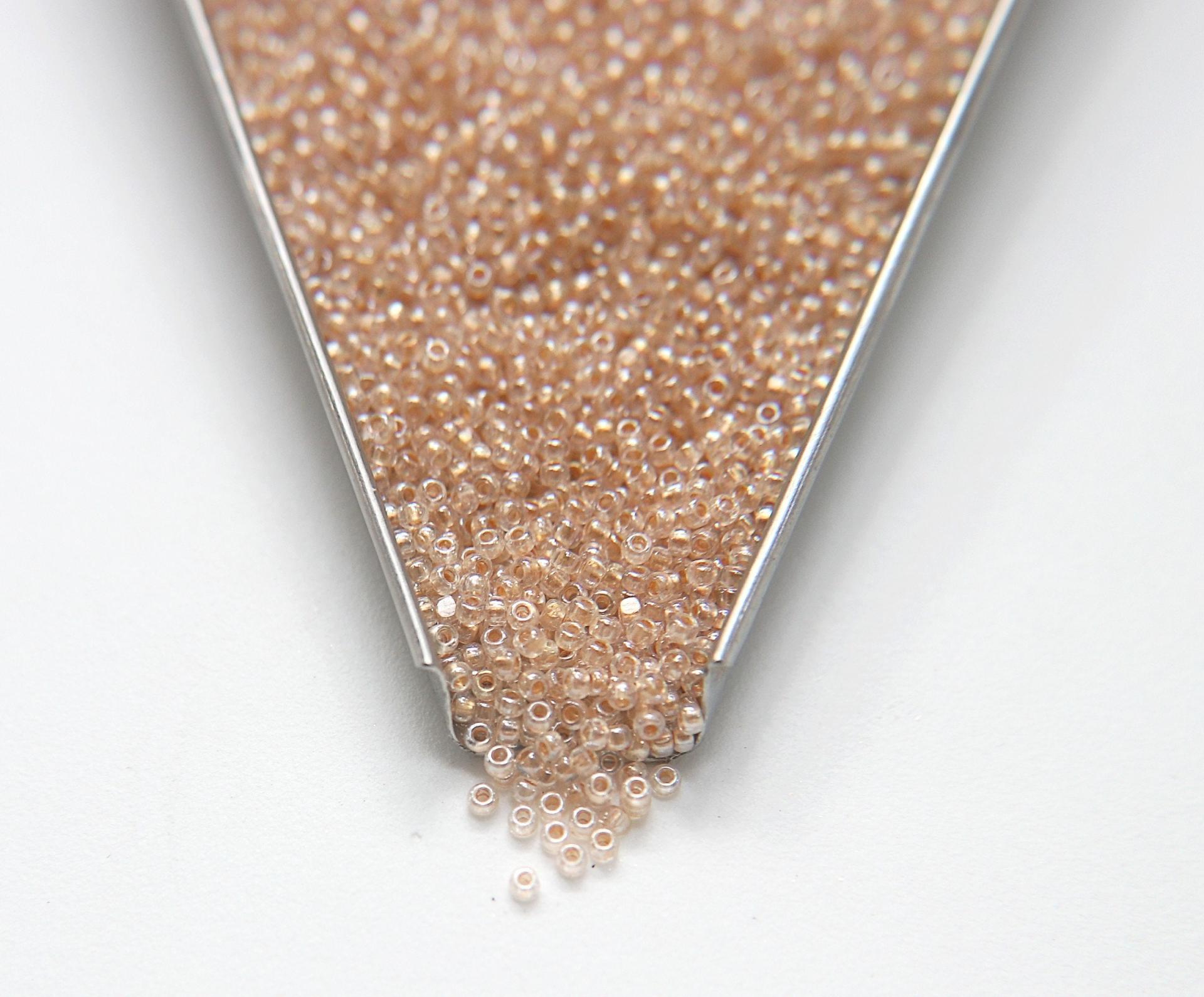 11/0 True cuts Charlotte Beads Crystal Luster Cream Lined PREMIUM SEED BEADS Native Supply jewelry making beads embroidery