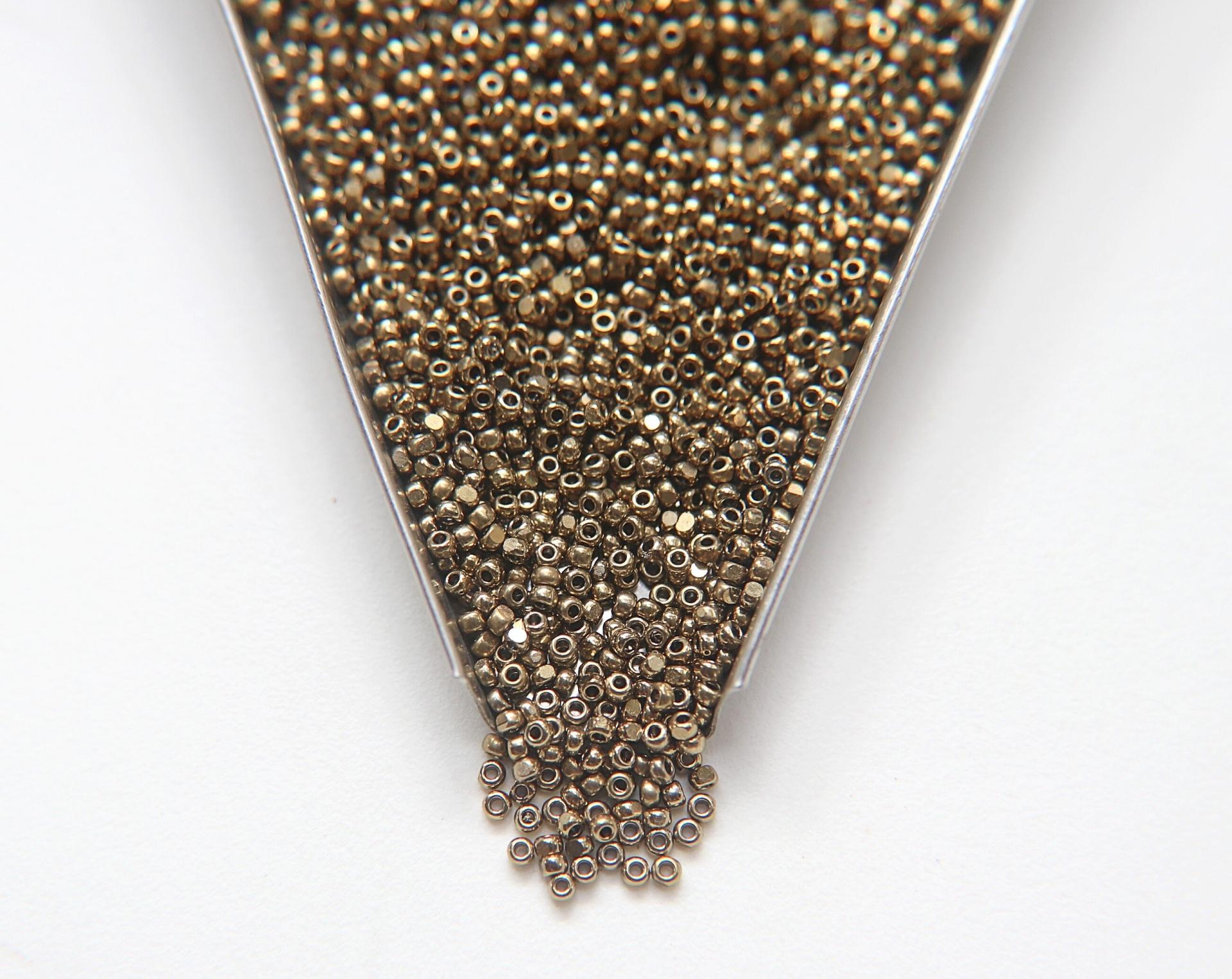11/0 Charlotte Cut Beads Light Dorado embroidery materials jewelry making vintage beads rare finding native supplies