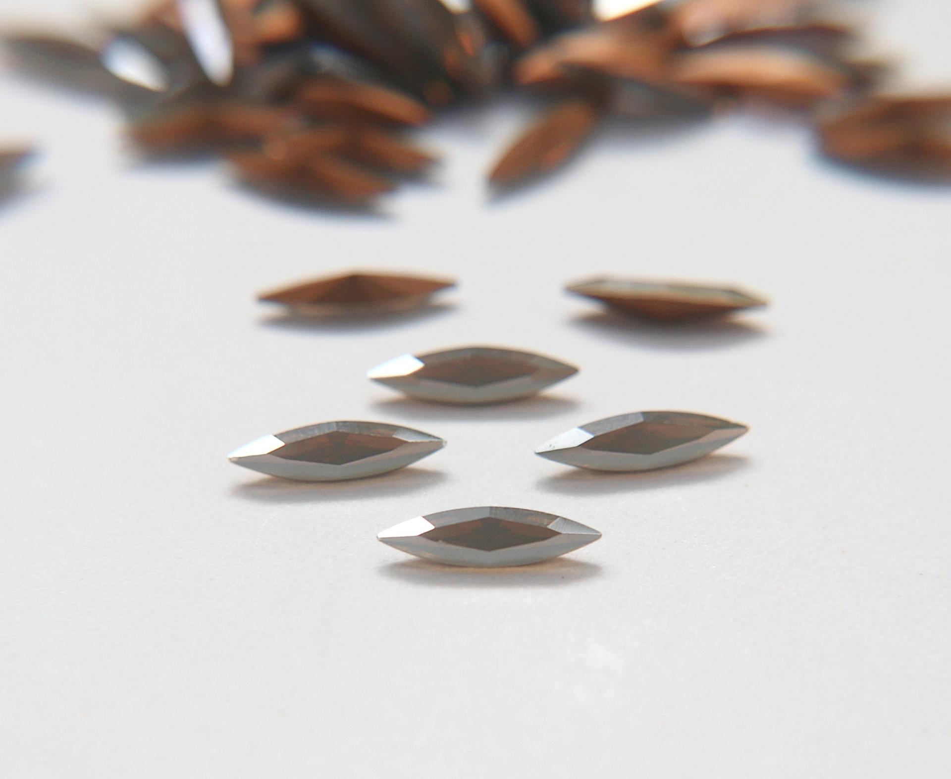 15x4mm Swarovski Light Grey Opal Marquise New Vintage Pointy Back Navette 4200 crystals gold foil Jewery vintage making stones