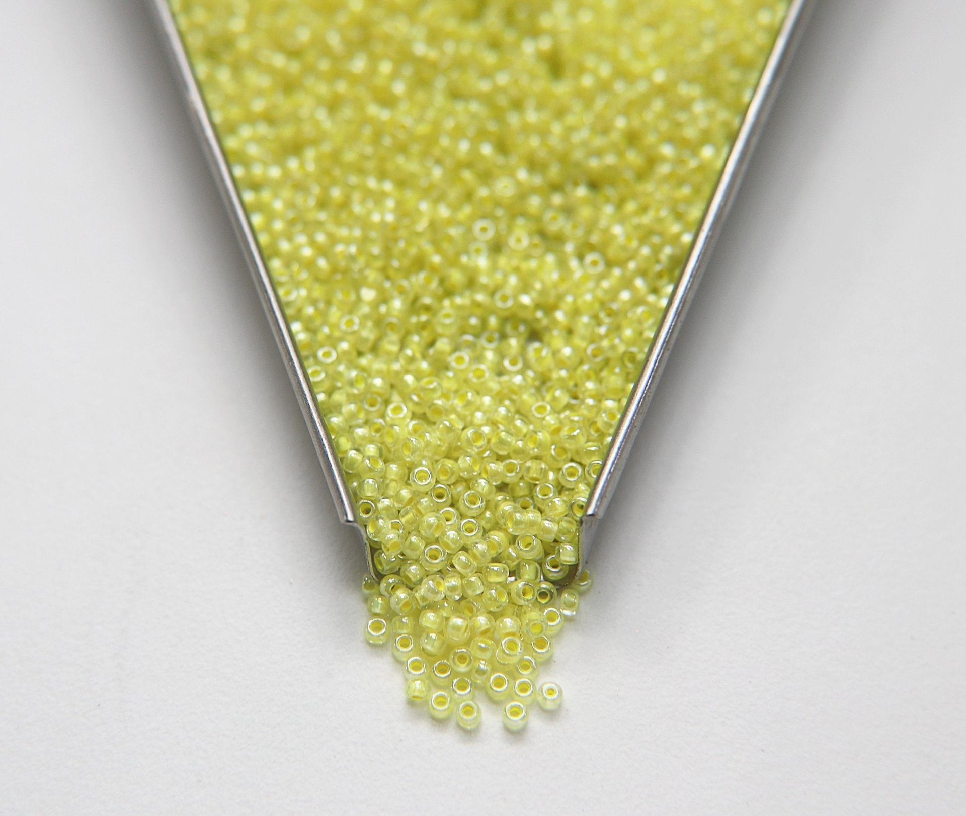 11/0 Charlotte true Cut Beads Crystal Luster Neon Linings Premium Seed Beads Rare Beads jewelry making craft Native Supply