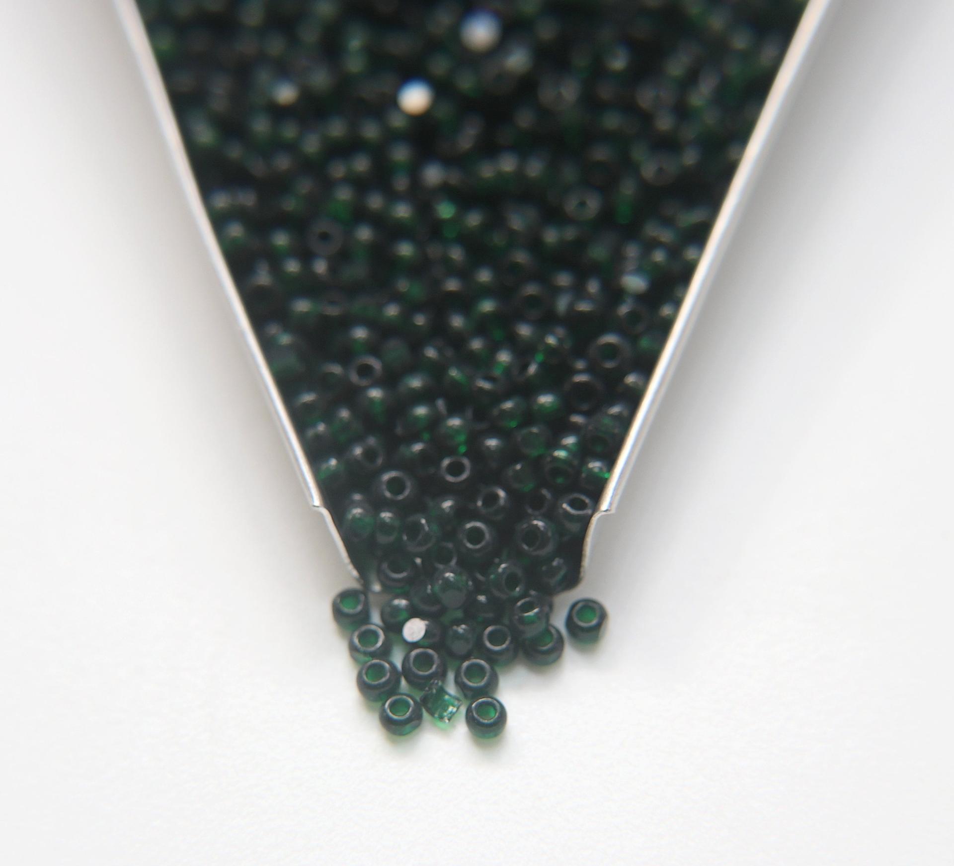 8/0 Charlotte Cut Beads Transparent Deep Green glass beads jewelry supply vintage findings craft supply rare materials bijoux