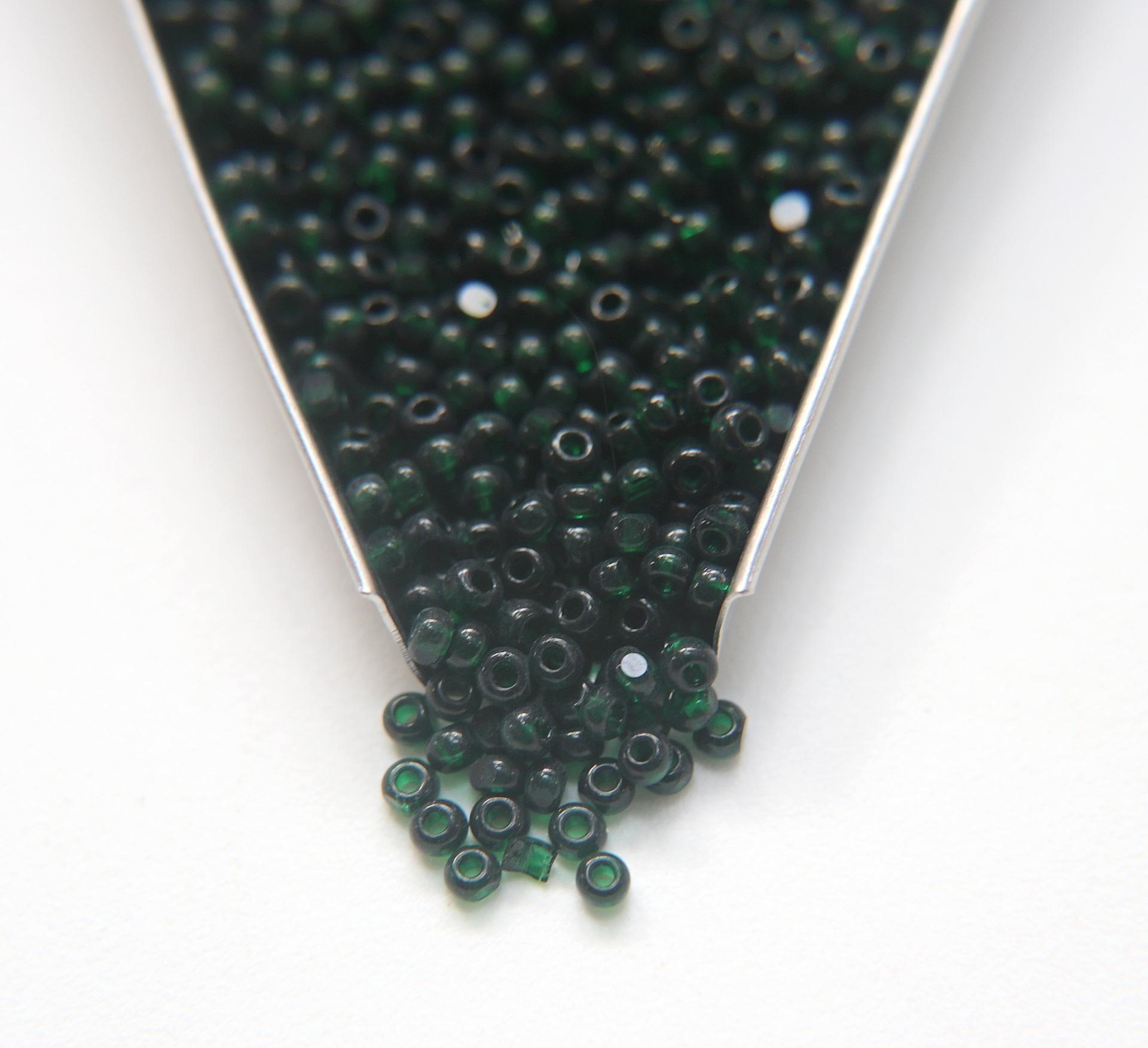 8/0 Charlotte Cut Beads Transparent Deep Green glass beads jewelry supply vintage findings craft supply rare materials bijoux