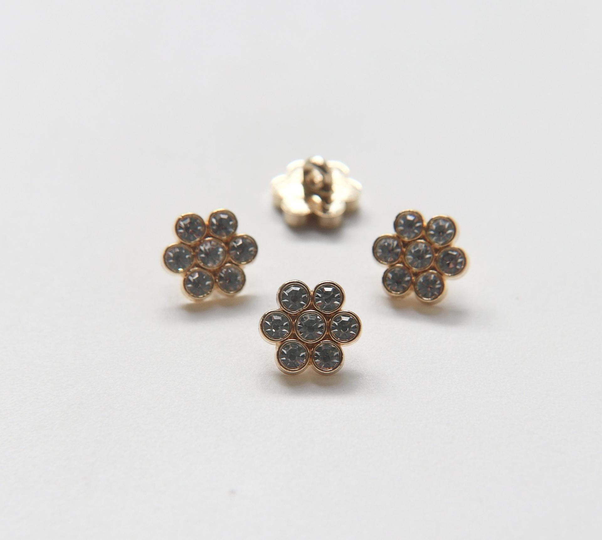 12mm flower Round Vintage Swarovski Stud Buttons 6 pieces Crystal Button Beads & Jewelry Supplies for Jewelry Making
