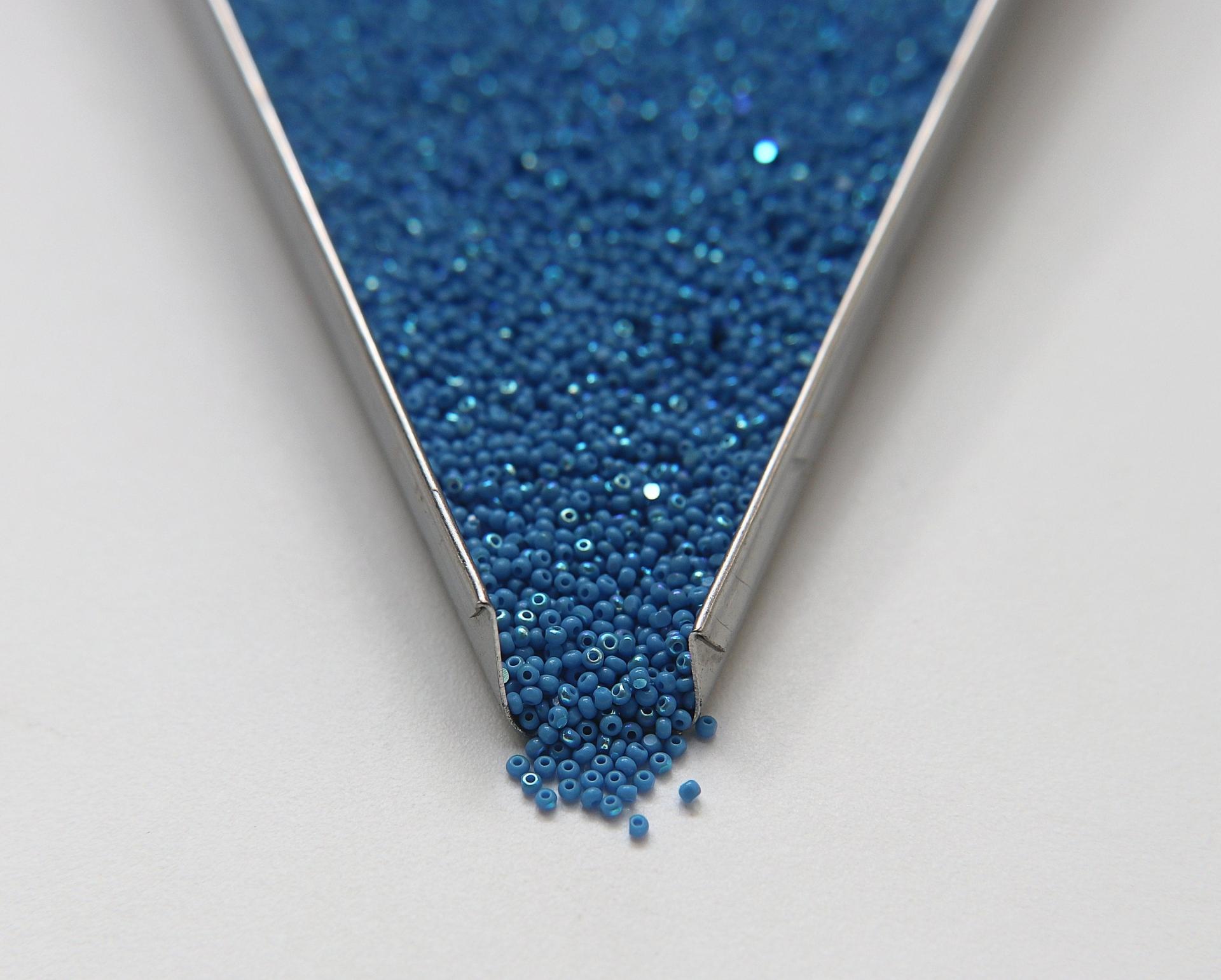 13/0 Charlotte Cut Beads Patina Opaque Deep Turquoise Blue Aurore Boreale native supply, beading materials, vintage findings