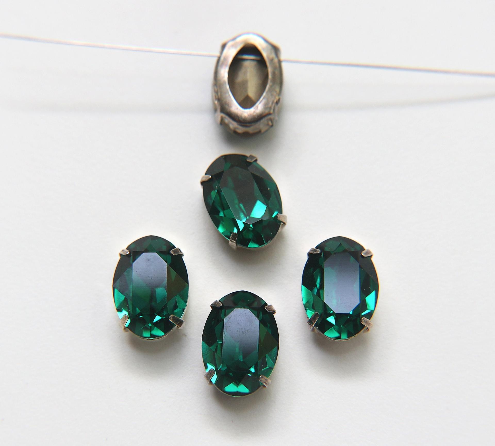 Swarovski 18x13 Emerald 4120 Oval Vintage Silver Clips Sewon 4 hole embroidery materials sewing jewelry making craft vintage supplies