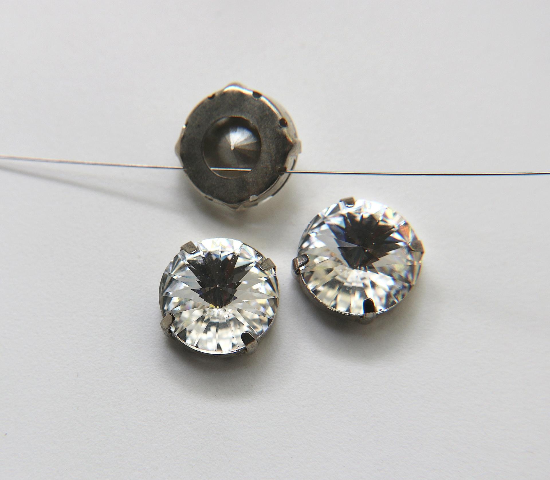 Swarovski 18mm Crystal Rivoli 1122 round Silver Clips Sewon 4 hole embroidery materials sewing jewelry making craft vintage supplies