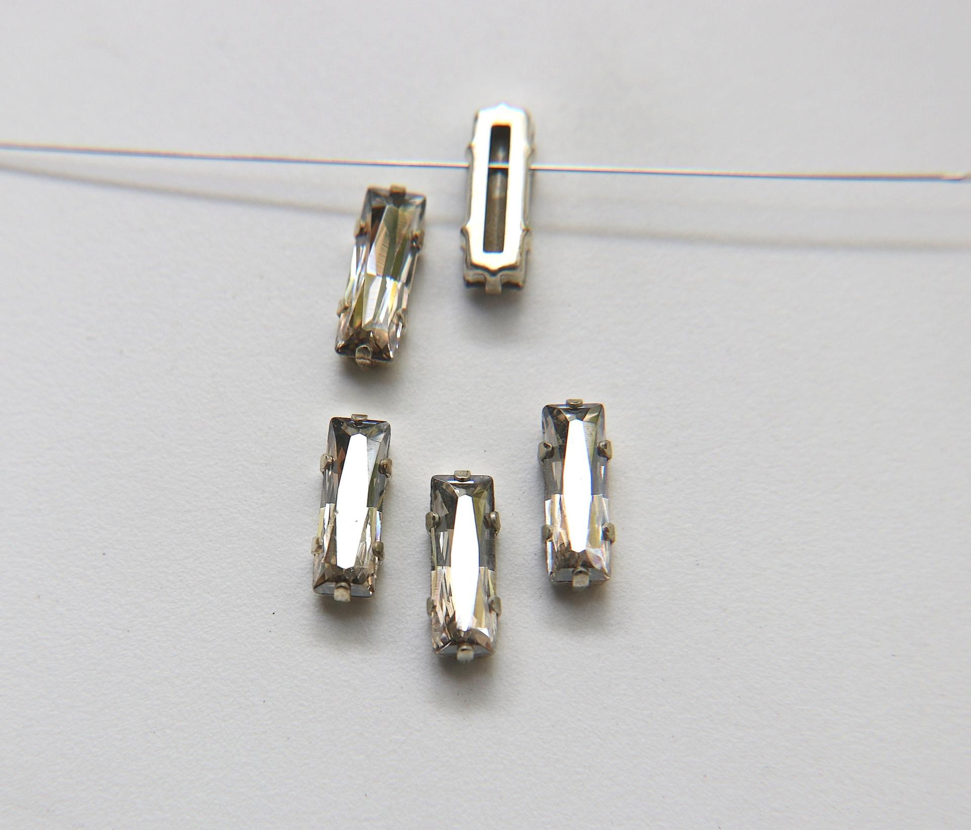 Swarovski 15x5 Baguette Clips Sewon 4 hole in Crystal Silver Shade Silver Settings (4 pieces) embroidery materials craft vintage