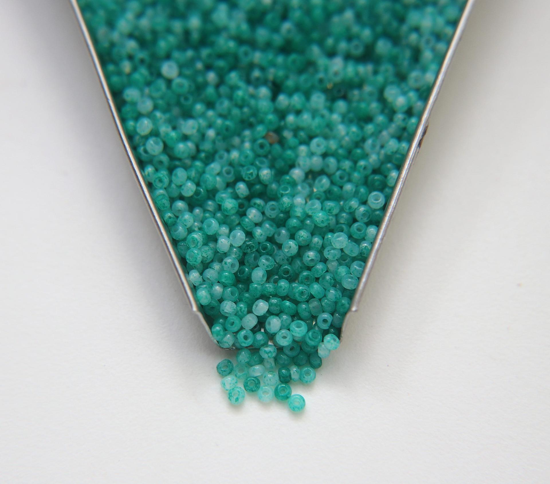 11/0 Charlotte Cut Beads Opal Mosaic effects PREMIUM MATERIALS native supply ornaments making embroidery