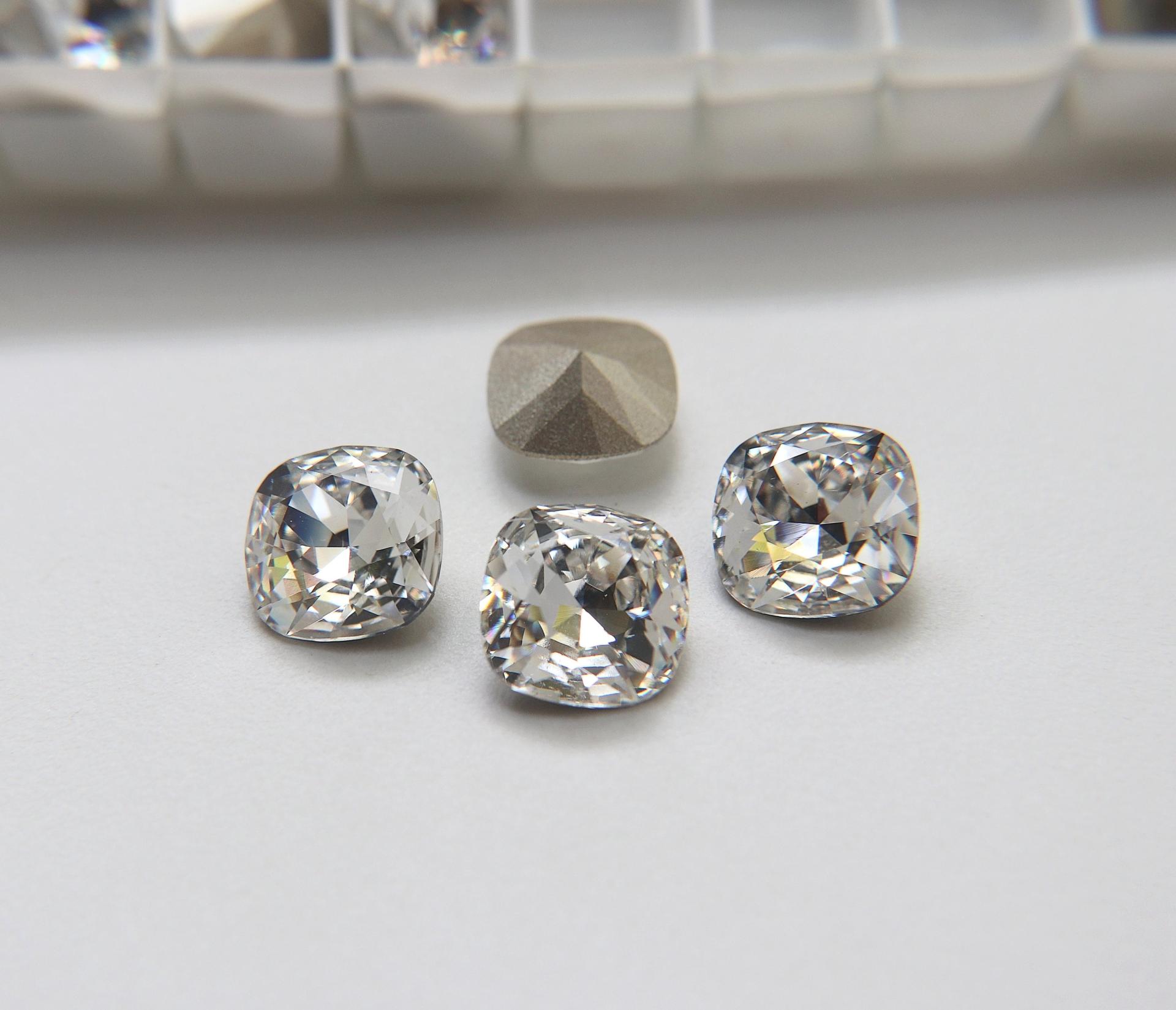 Vintage Swarovski 14mm Cushion Cut in Crystal 4470 Premier Crystal 1 Pieces fancy stones, jewelry making, craft supply