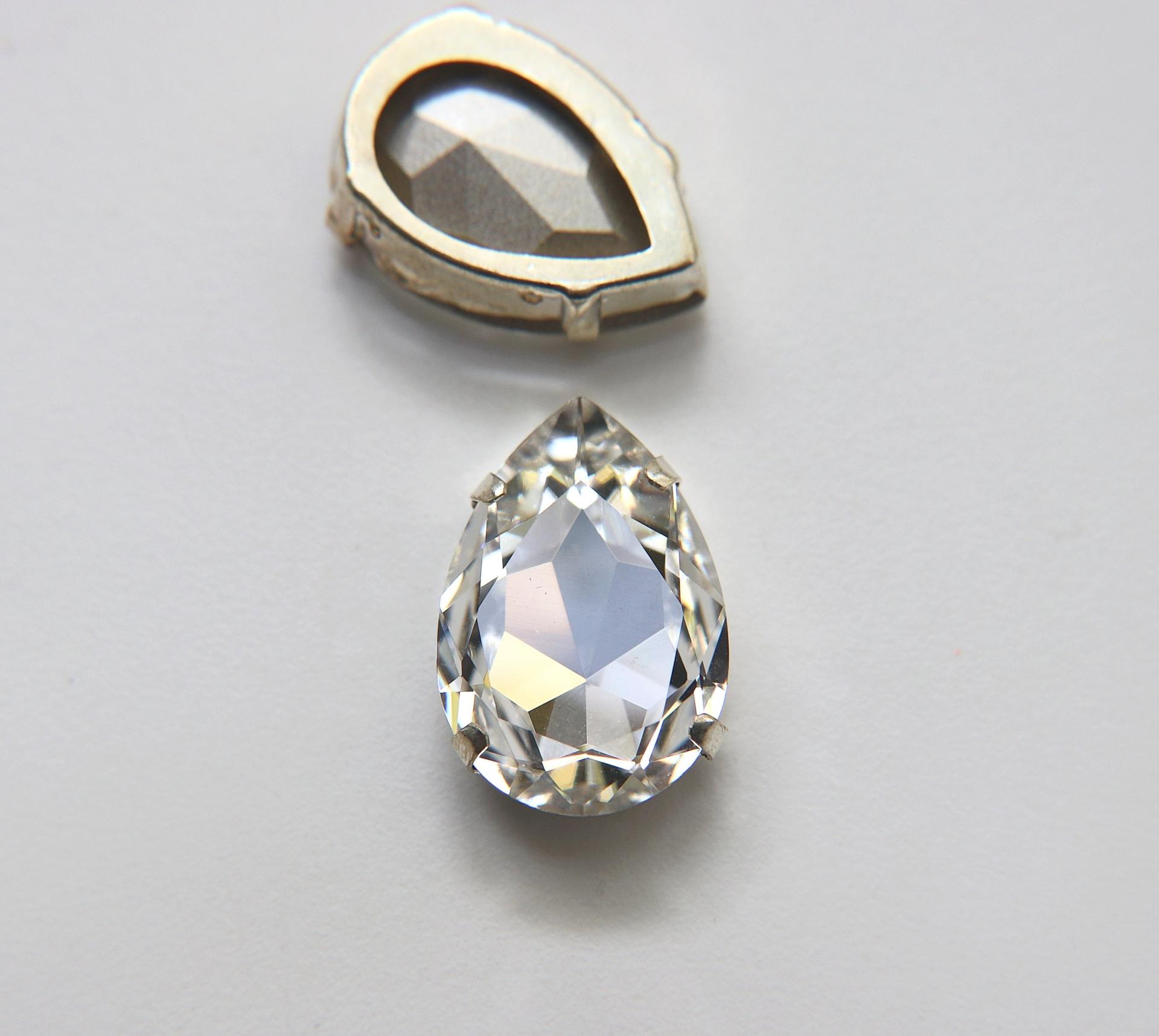 Swarovski 30x22 mm Pear 4327 Crystal Silver Vintage Clips Sewon 4 hole embroidery materials sewing jewelry making craft vintage supplies
