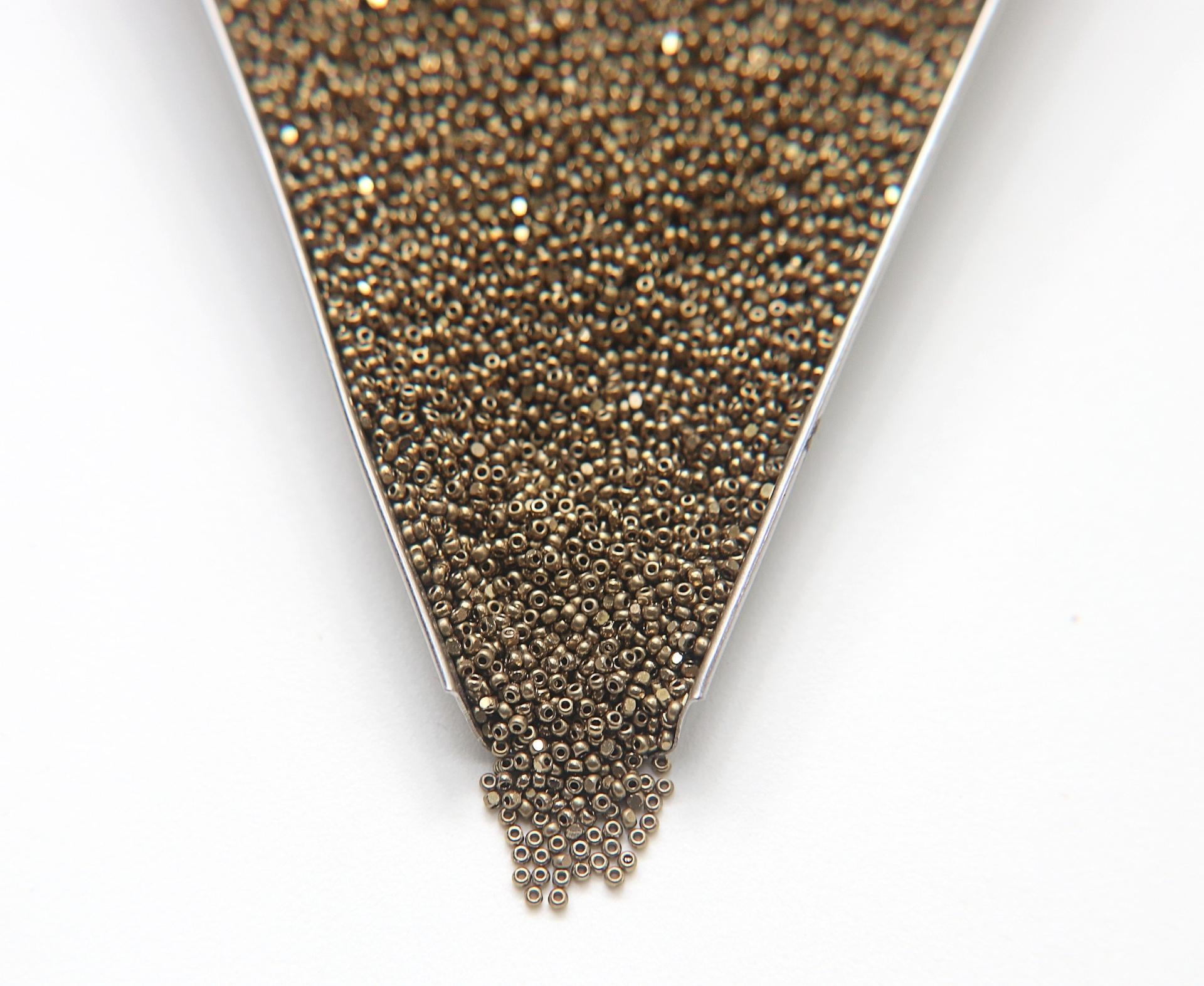 13/0 Charlotte Cut Beads Light Dorado embroidery materials jewelry making vintage beads rare finding aurum