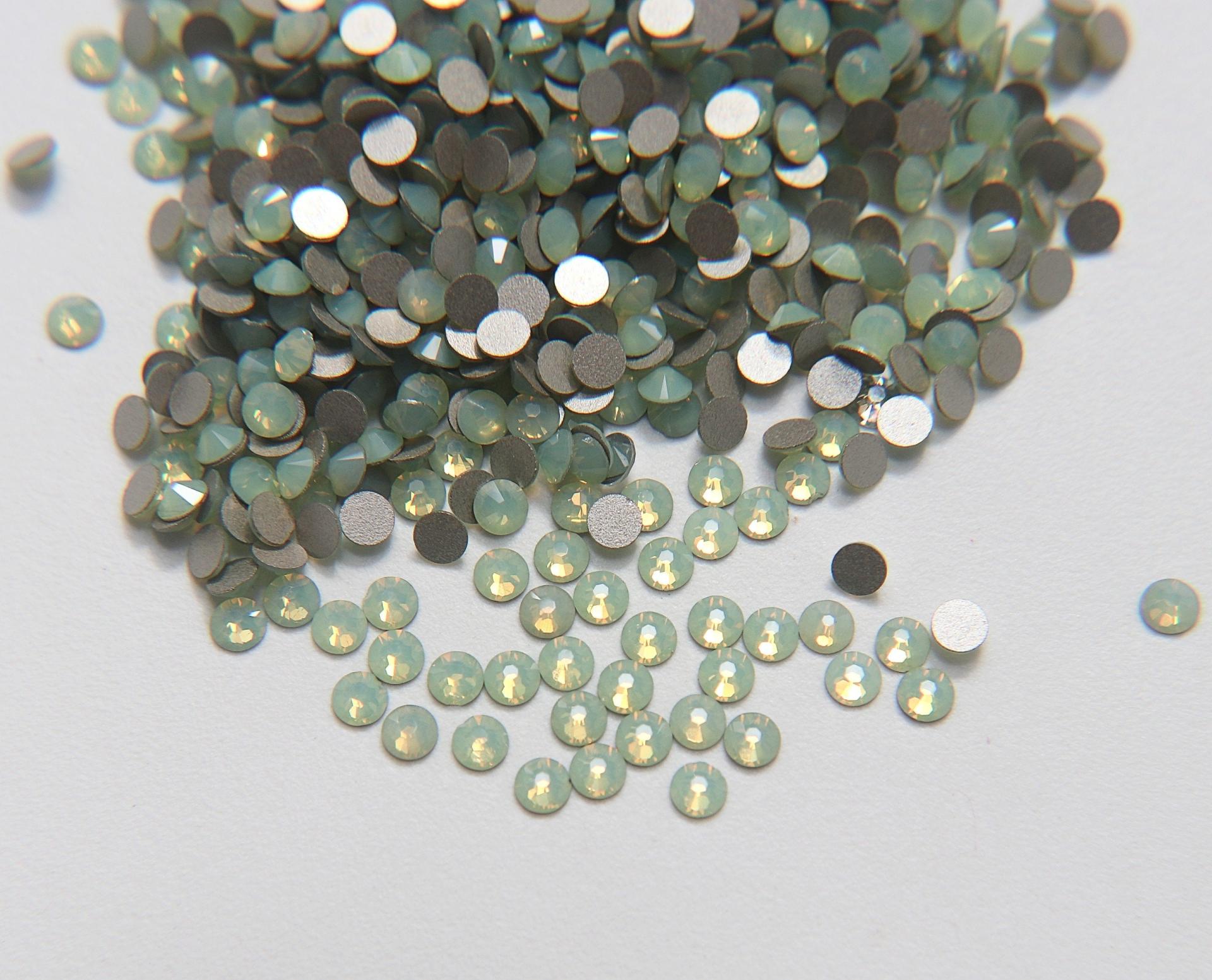 16SS Swarovski Flatbacks in Chrysolite Opal Chaton Roses 4mm Made in Austria Nail art jewelry makin supply decoration