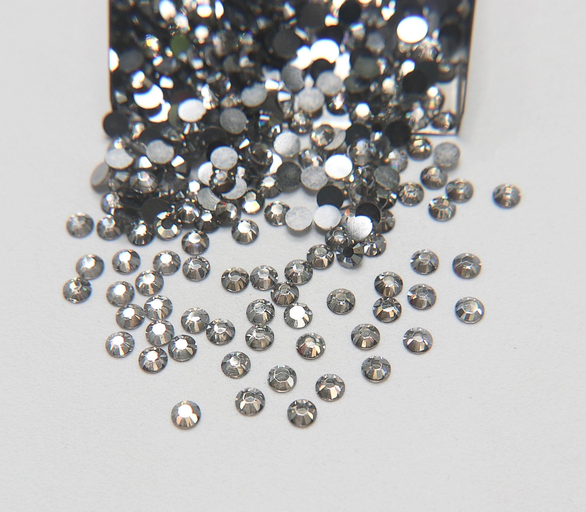 16SS Swarovski vinatge Flatbacks in Crystal Silver Shade Chaton Roses 4mm Made in Austria Nail art jewelry making supply decoration