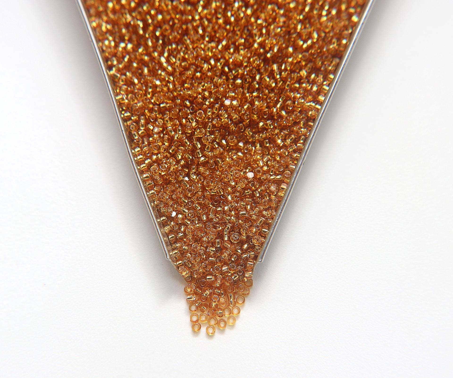 11/0 Charlotte true Cut Beads Medium Gold Silver Lined beads native supply beading materials embroidery findings