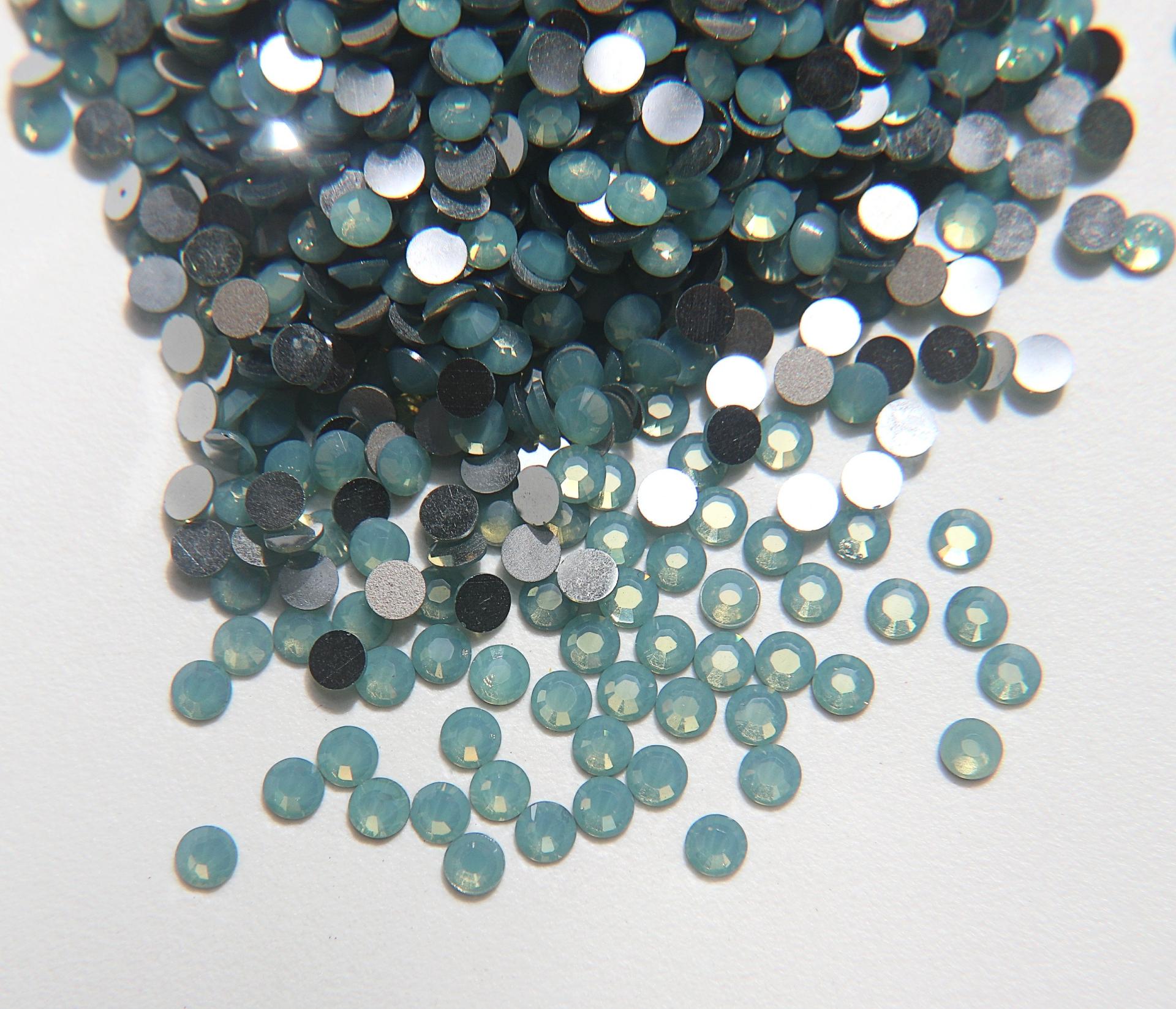 16SS Swarovski Flatbacks in Pacific Opal Chaton Roses 4mm Made in Austria Nail art jewelry makin supply decoration