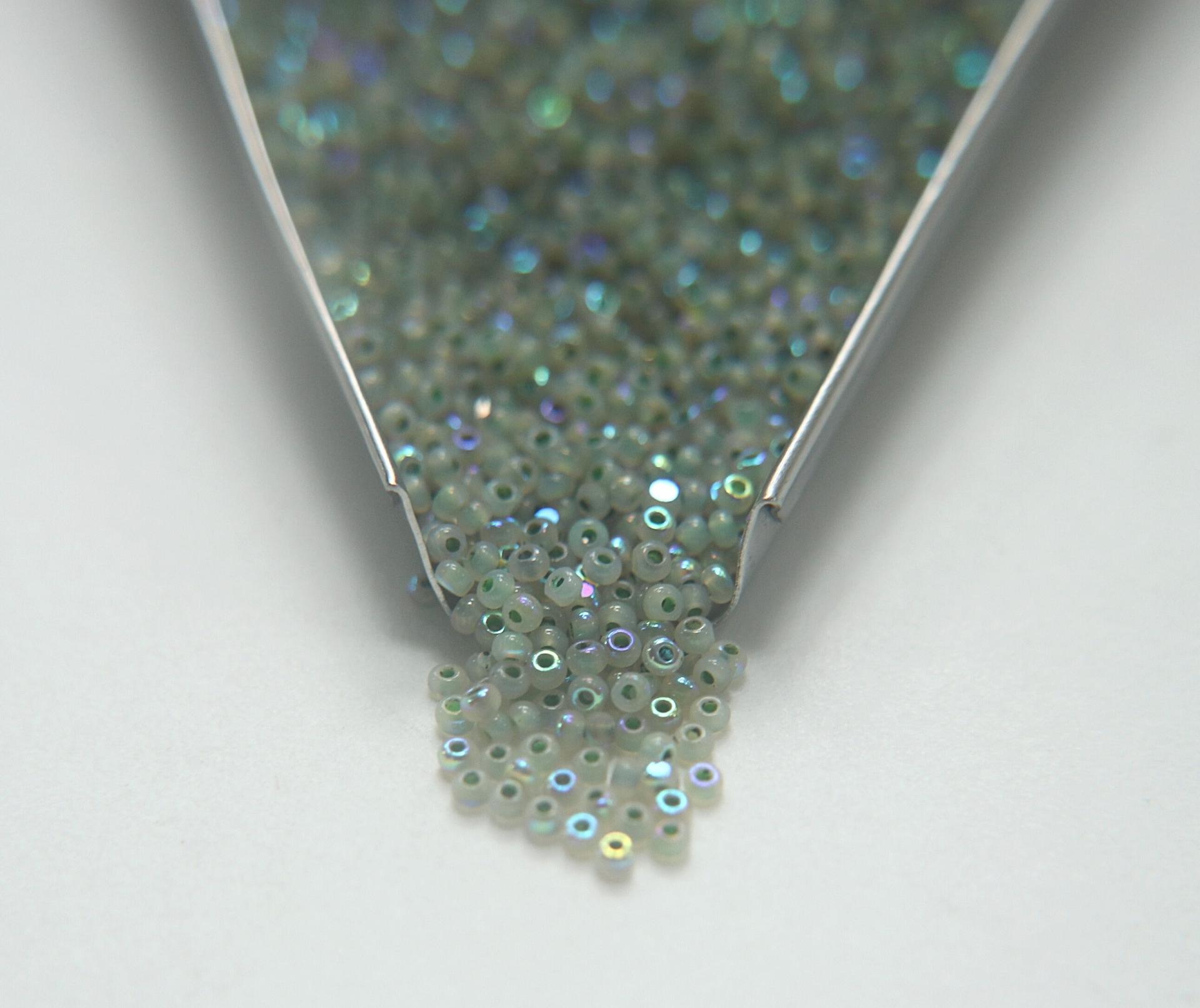 11/0 Charlotte true Cut Beads Patina Opal Neon Green Aurore Boreale loose beads embroidery materials native supply