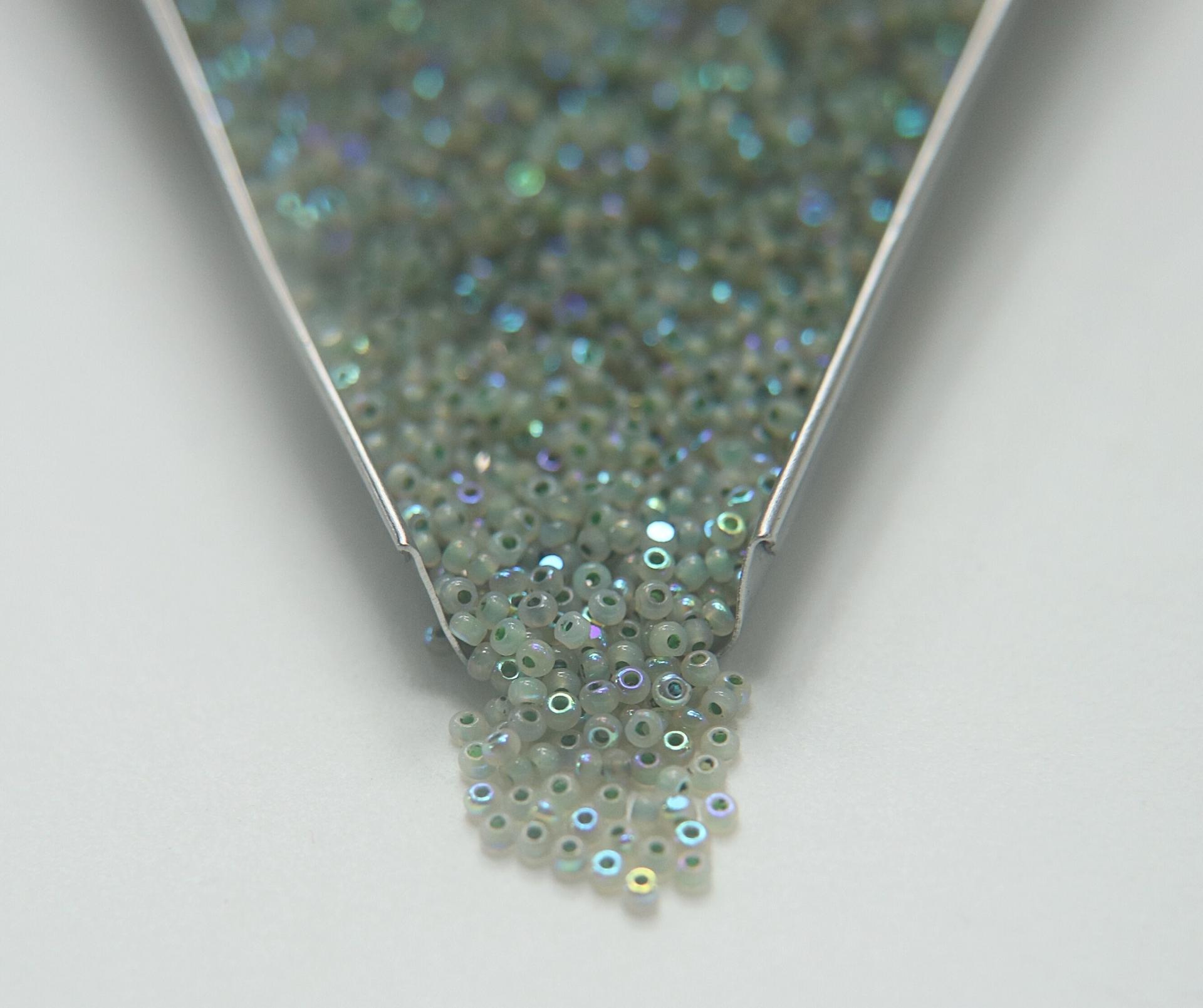 11/0 Charlotte true Cut Beads Patina Opal Neon Green Aurore Boreale loose beads embroidery materials native supply