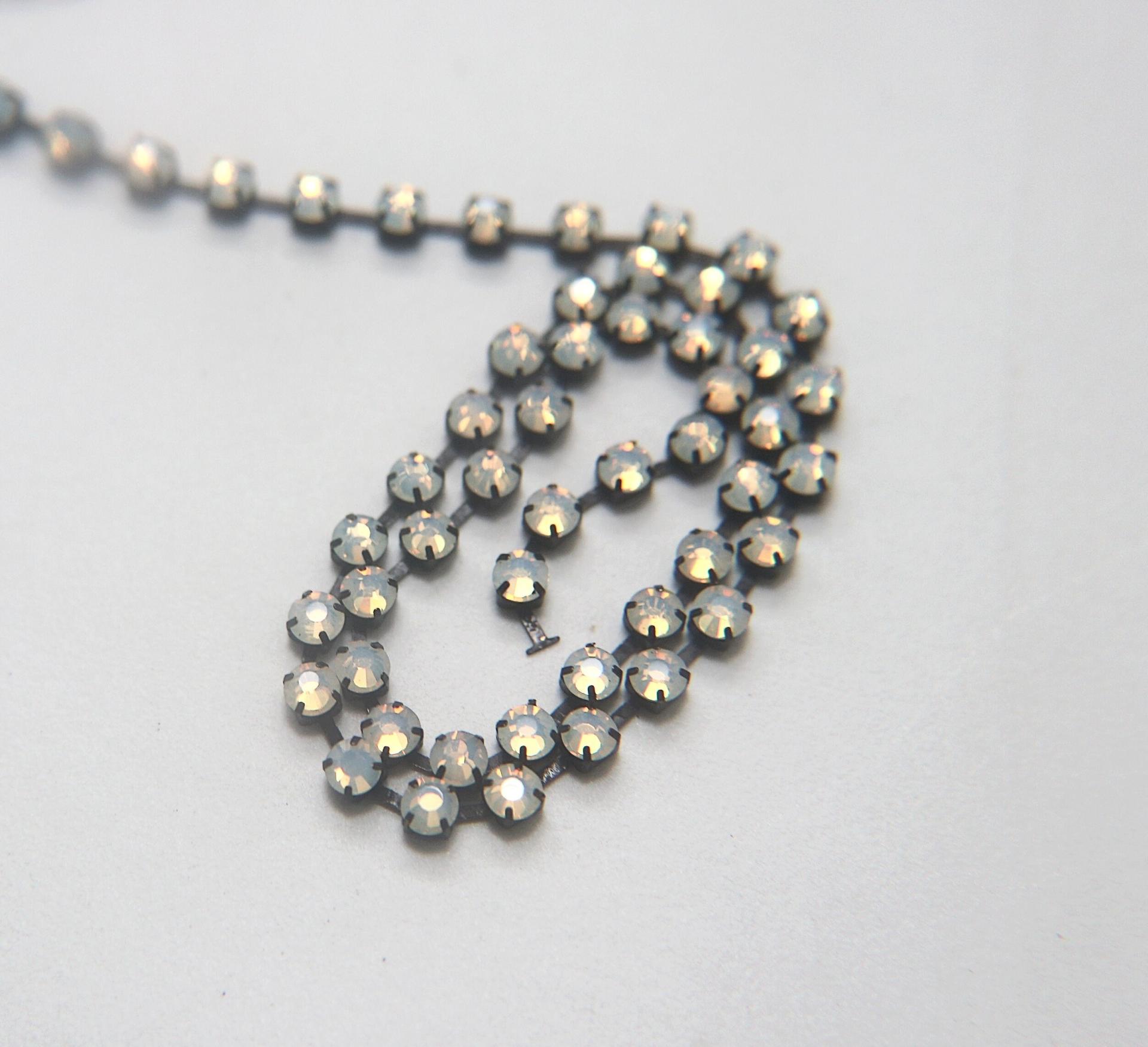 16ss Swarovski 2088 Chain in Flat Back White Opal Vintage Black Settings Bridal Supplies Jewelry Making premium lace