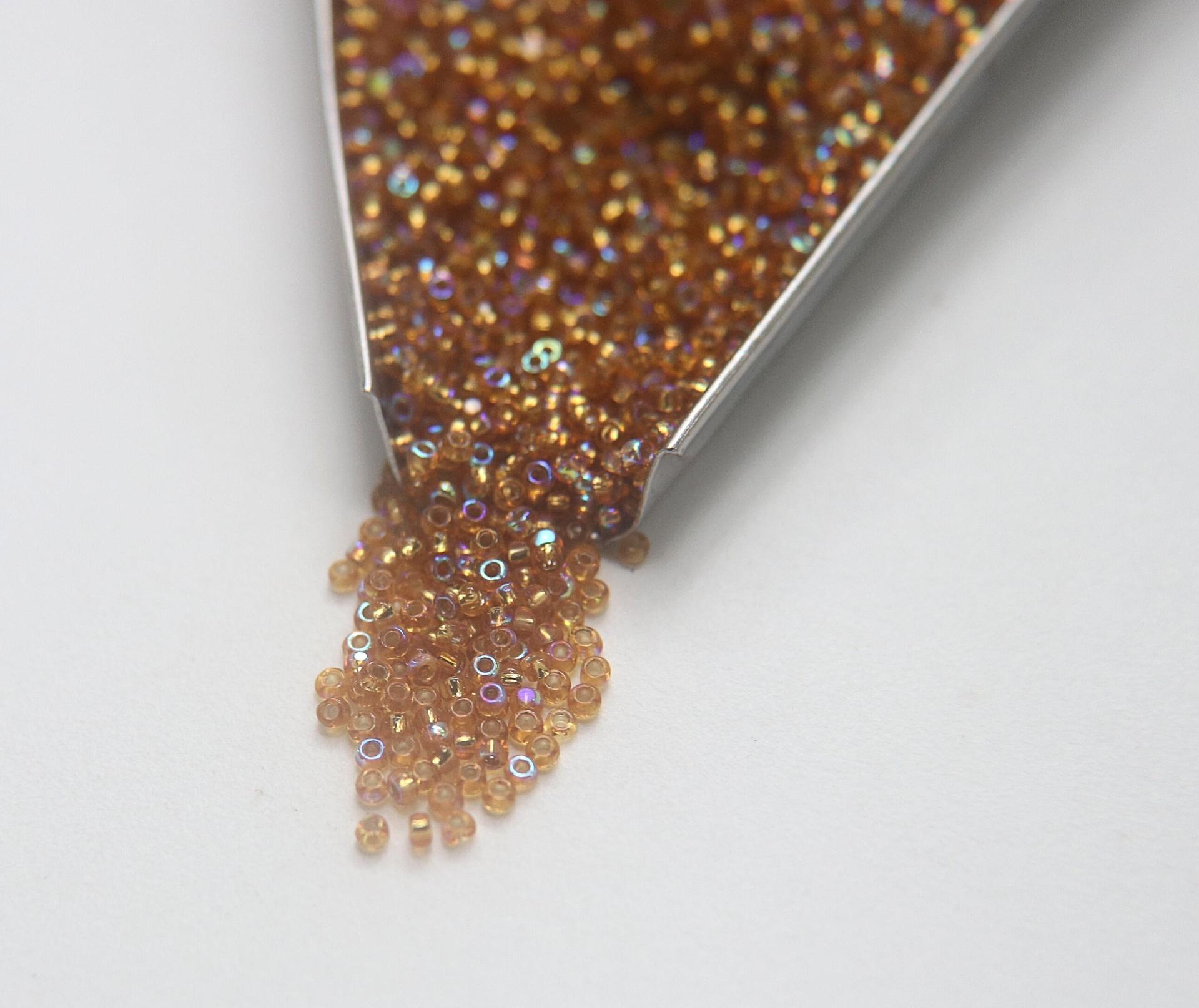 11/0 Charlotte Cut Beads 17050 Patina Medium Gold Silver Lined Aurore Boreale native supplies beading materials