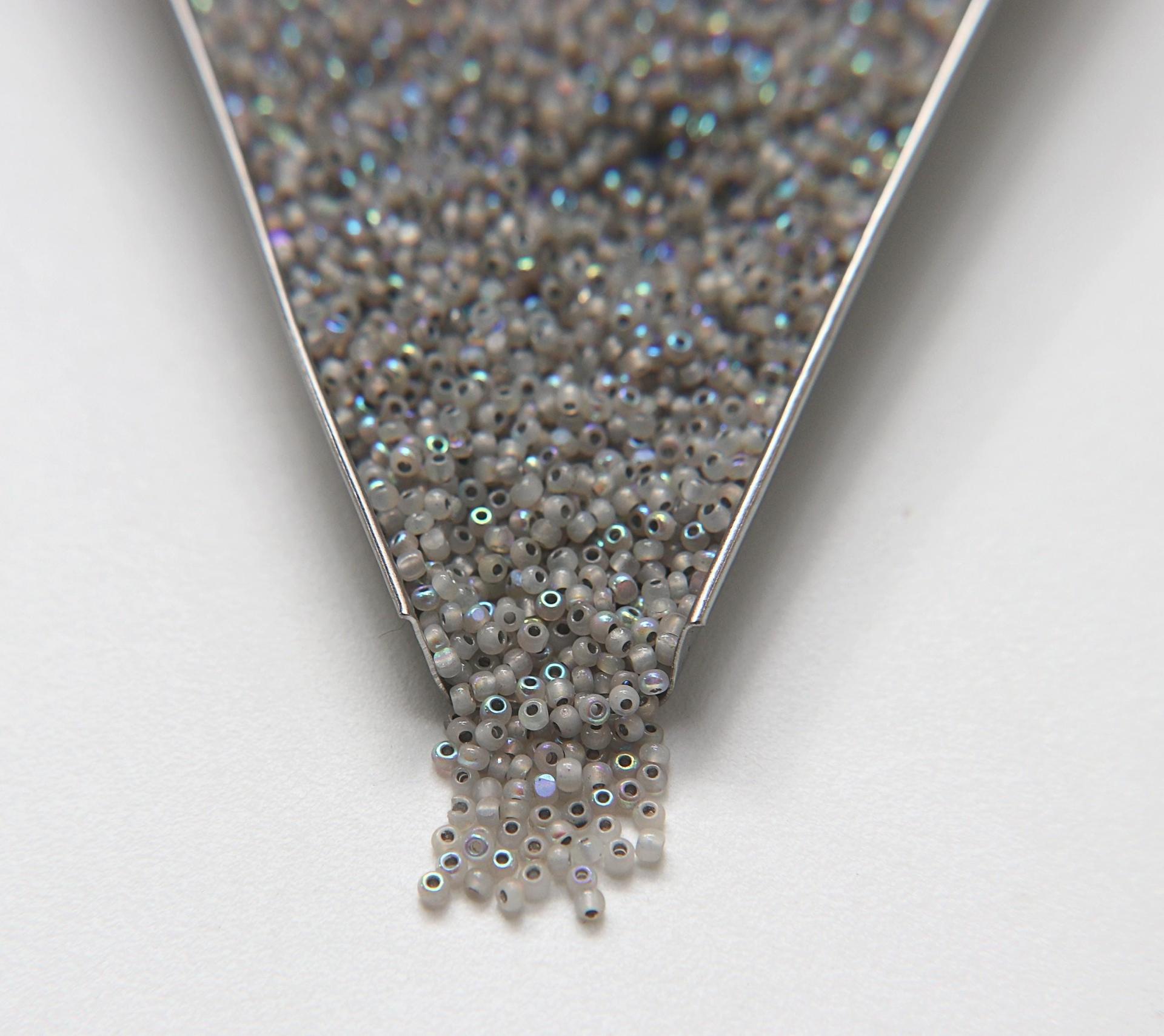 11/0 Charlotte true Cut Beads Patina White Opal Silverlined Aurore Boreale loose beads embroidery materials making jewelry native supply