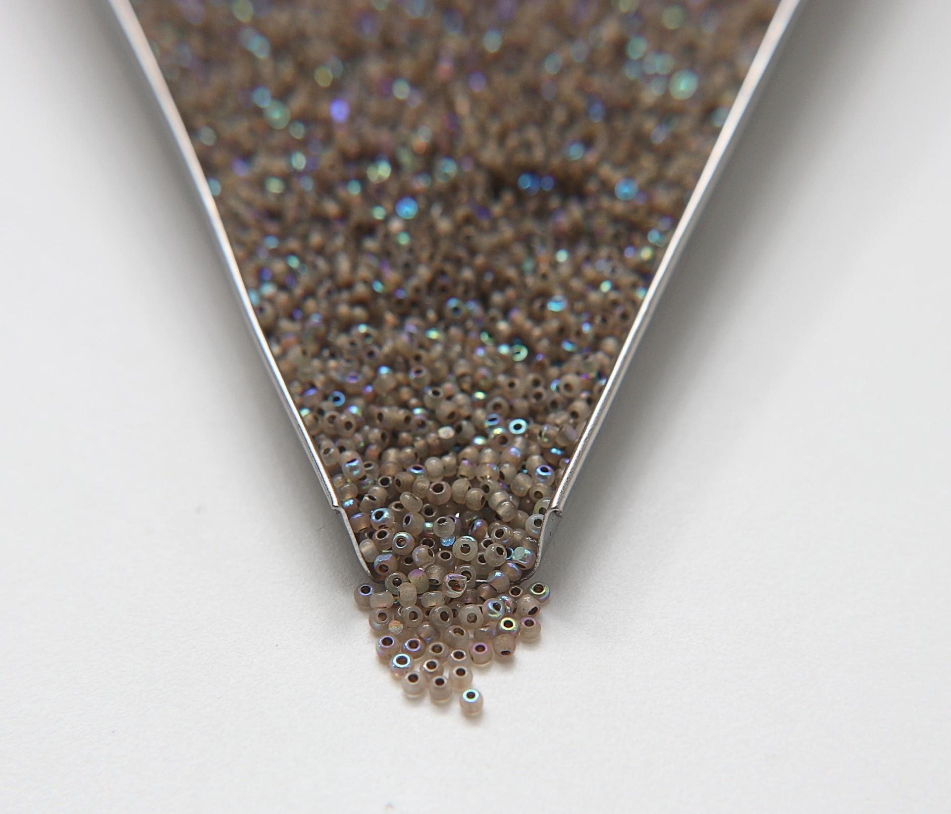 11/0 Charlotte true Cut Beads Patina White Opal Antique Gold Lined Aurore Boreale loose beads embroidery making jewelry native supply