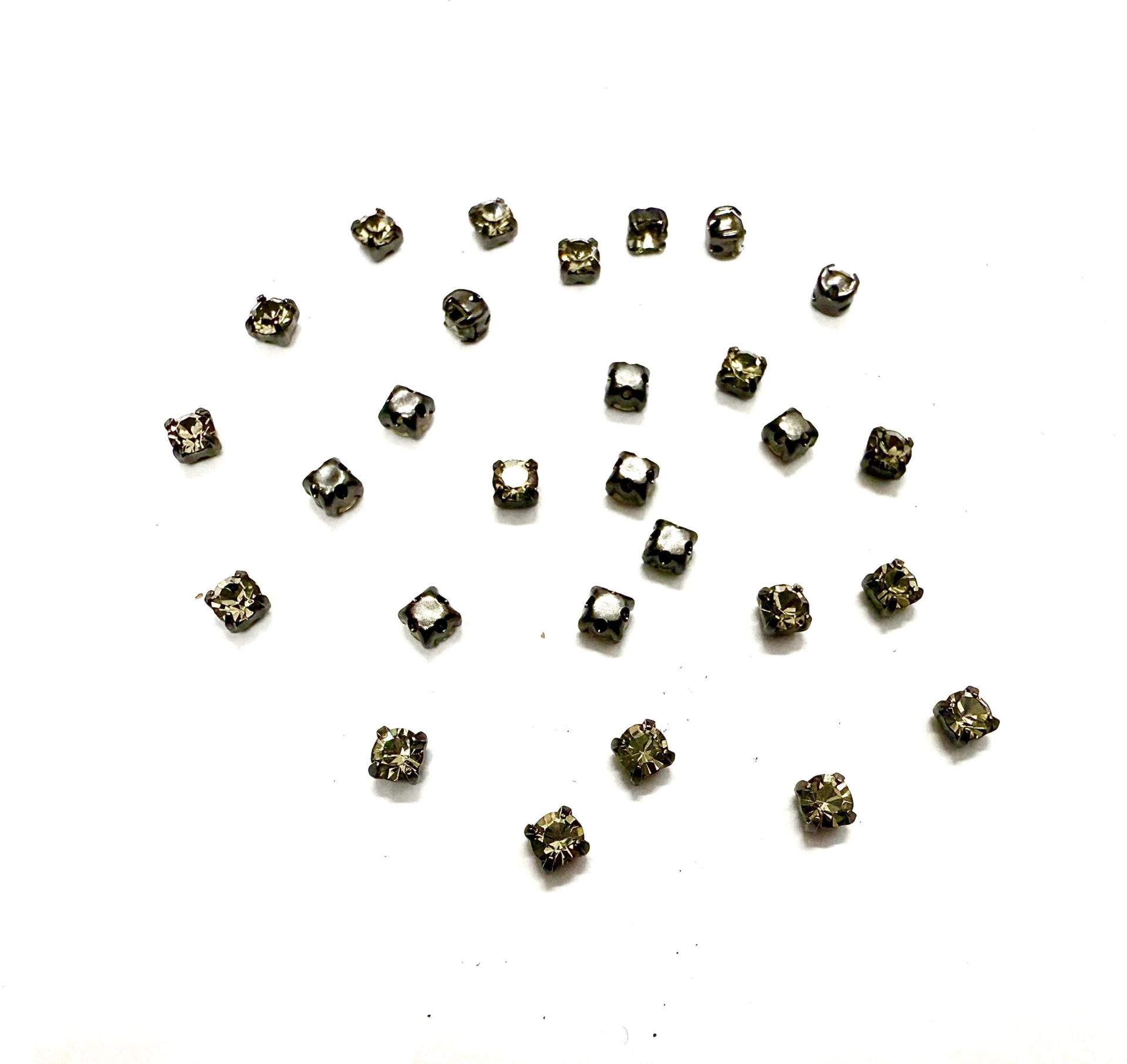 12ss Swarovski Crystal Black Diamond Montees 3.2 mm vintage black Plated Mounted Rose Montees sewon embroidery materials wedding decor