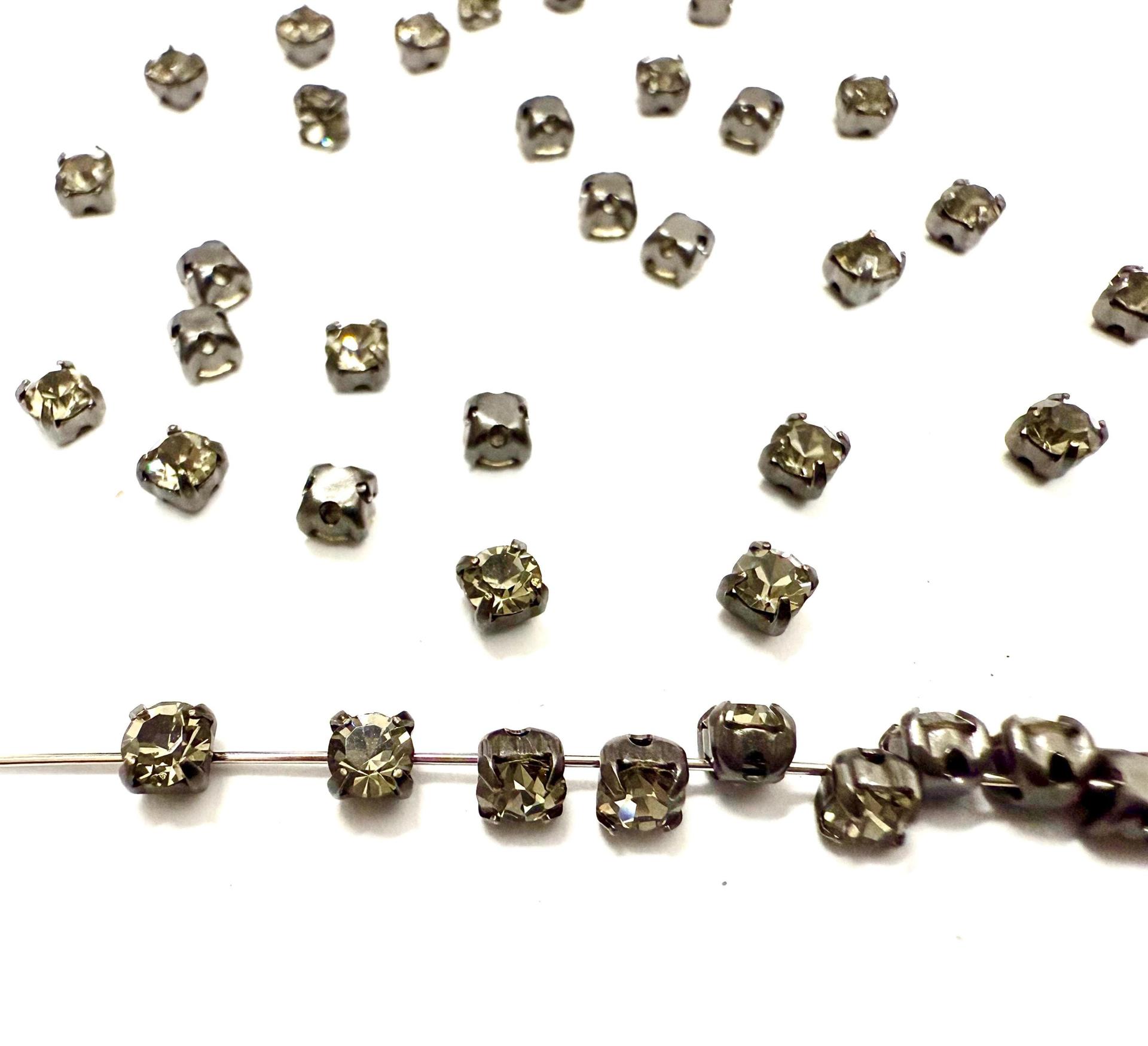 12ss Swarovski Crystal Black Diamond Montees 3.2 mm vintage black Plated Mounted Rose Montees sewon embroidery materials wedding decor