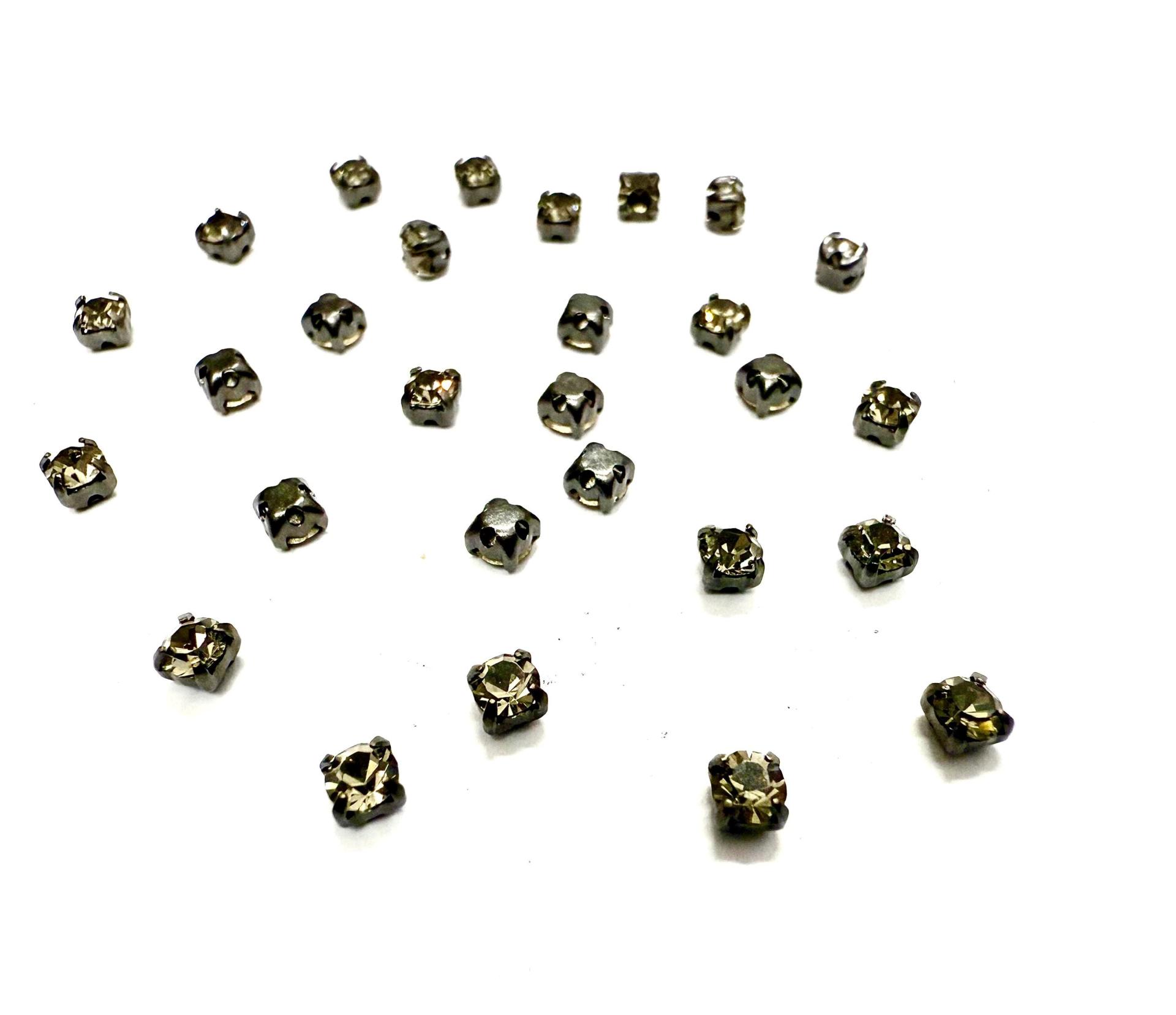 12ss Swarovski Crystal Black Diamond Montees 3.2 mm vintage black Plated Mounted Rose Montees sewon embroidery materials wedding decor