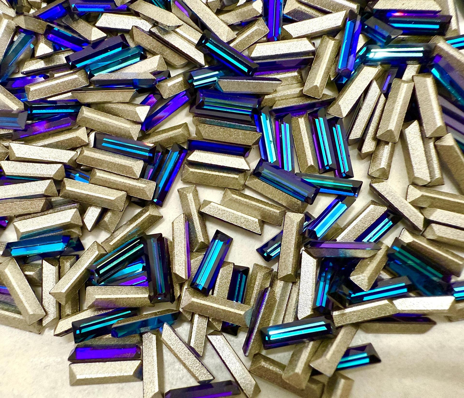 10x3 mm Swarovski 4500 Crystal Heliotrope Baguette Fancy Stone gemstones jewlery making color zirconium