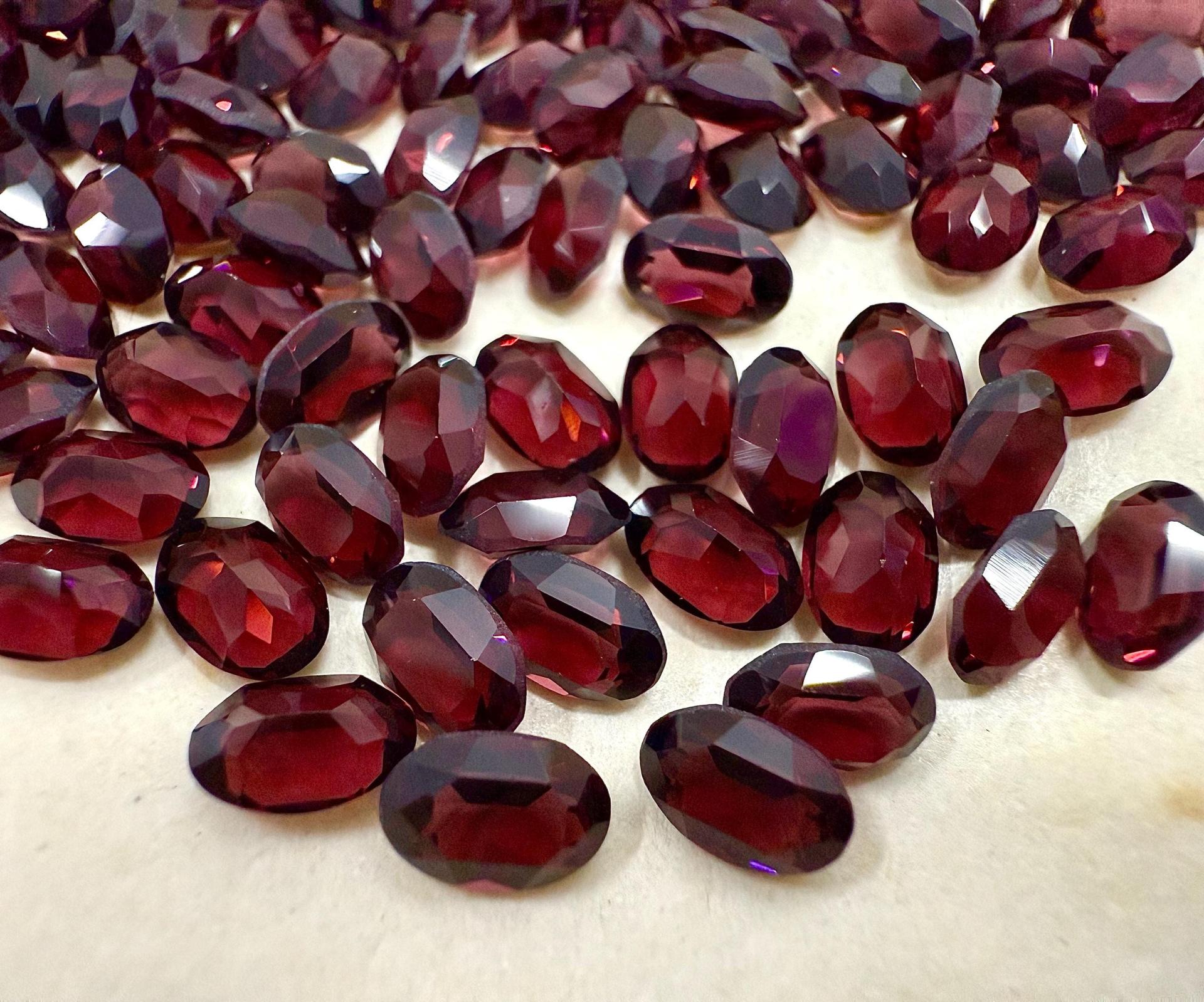 Vintage Swarovski 6X4 mm 4120 Oval Shape Crystal Rhinestones in Burgundy unfoiled gemstones jewlery making color zirconium