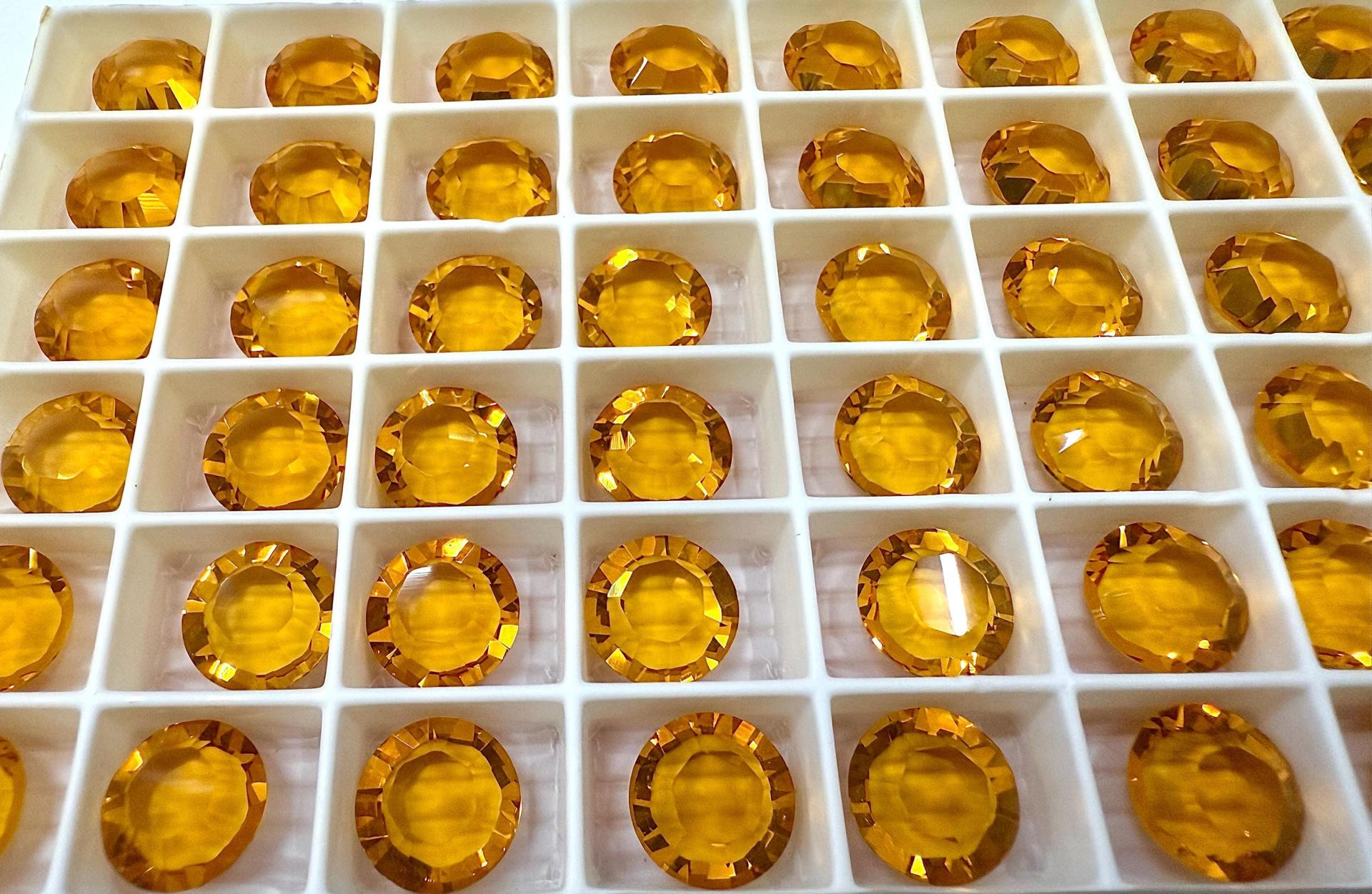 47ss SWAROVSKI #1128 Channel CRYSTAL Vintage Rhinestones in Topaz Unfoiled jewelry making supply vintage components cubic zirconium