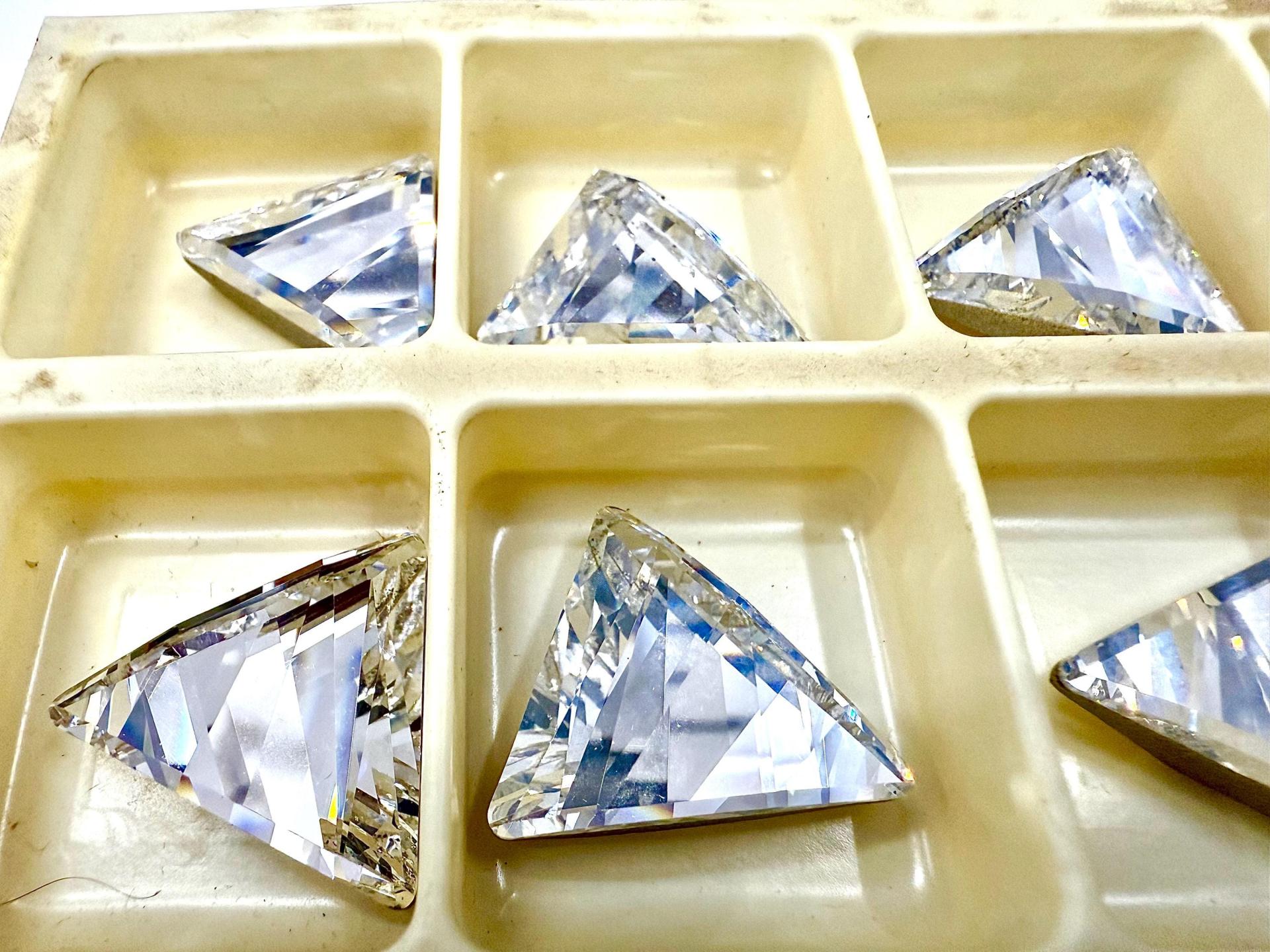 Swarovski 4717 Delta Fancy Stone 15.5mm Crystal Foiled jewelry making stones
