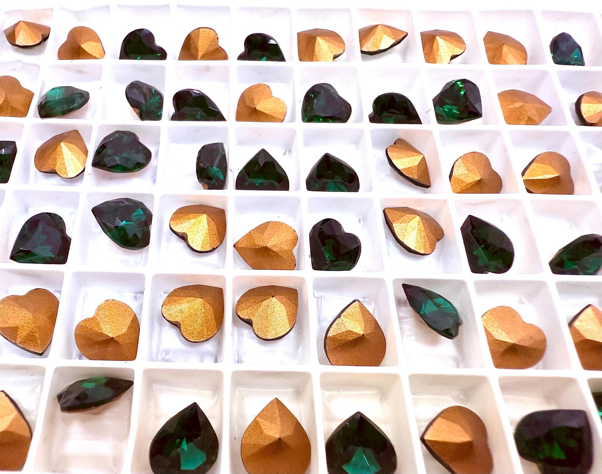 Swarovski Vintage Heart Rhinestones 8.8x 8 mm in Emerald foiled fancy stones jewelry making