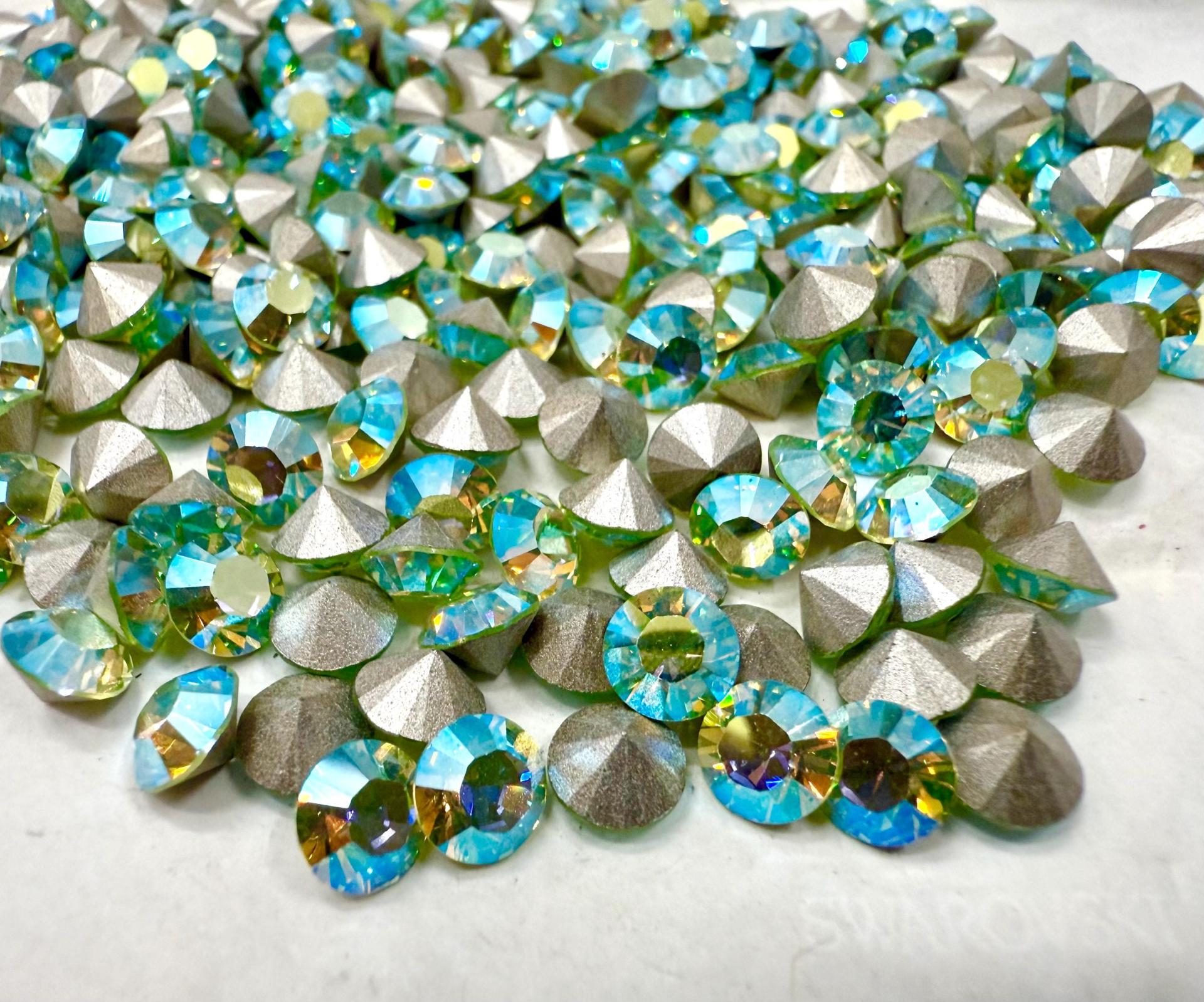29ss Swarovski Crystal 1028 Chaton Chrysolite Aurore Boreale Round Stone Pointed Back Crystal