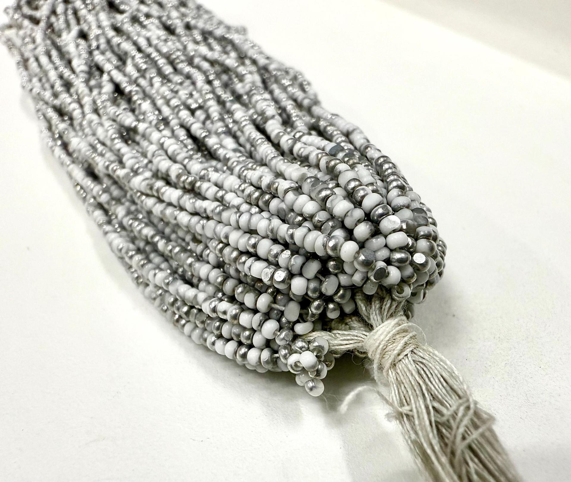 11/0 Hanks Charlotte Cut Beads 03050 Patina Chalk White Silver 2.0mm glass beads, jewelry supply, findings
