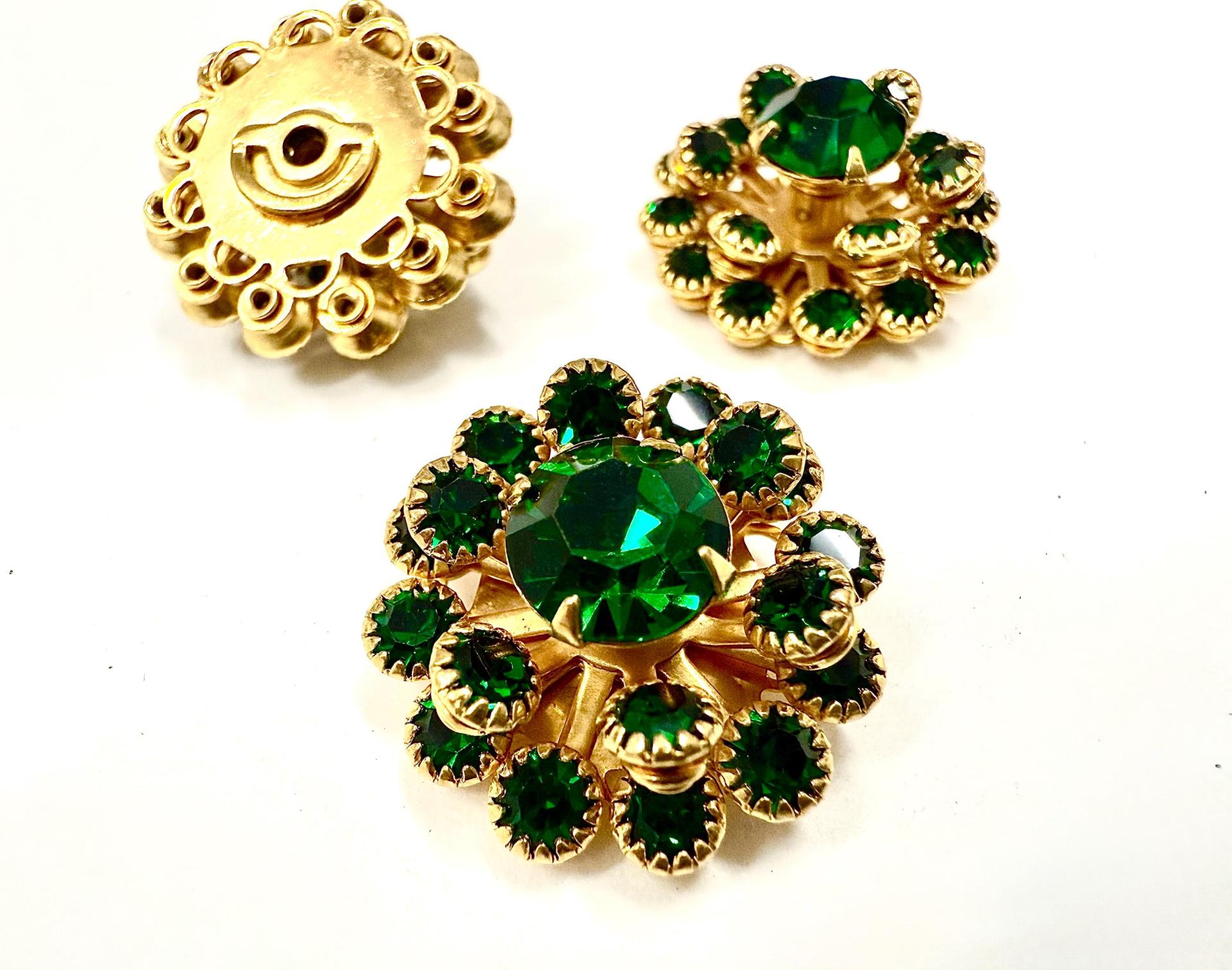 22 mm Vintage Gold plated in Emerald Swarovski Embellishment DIY Supplies wedding decorations