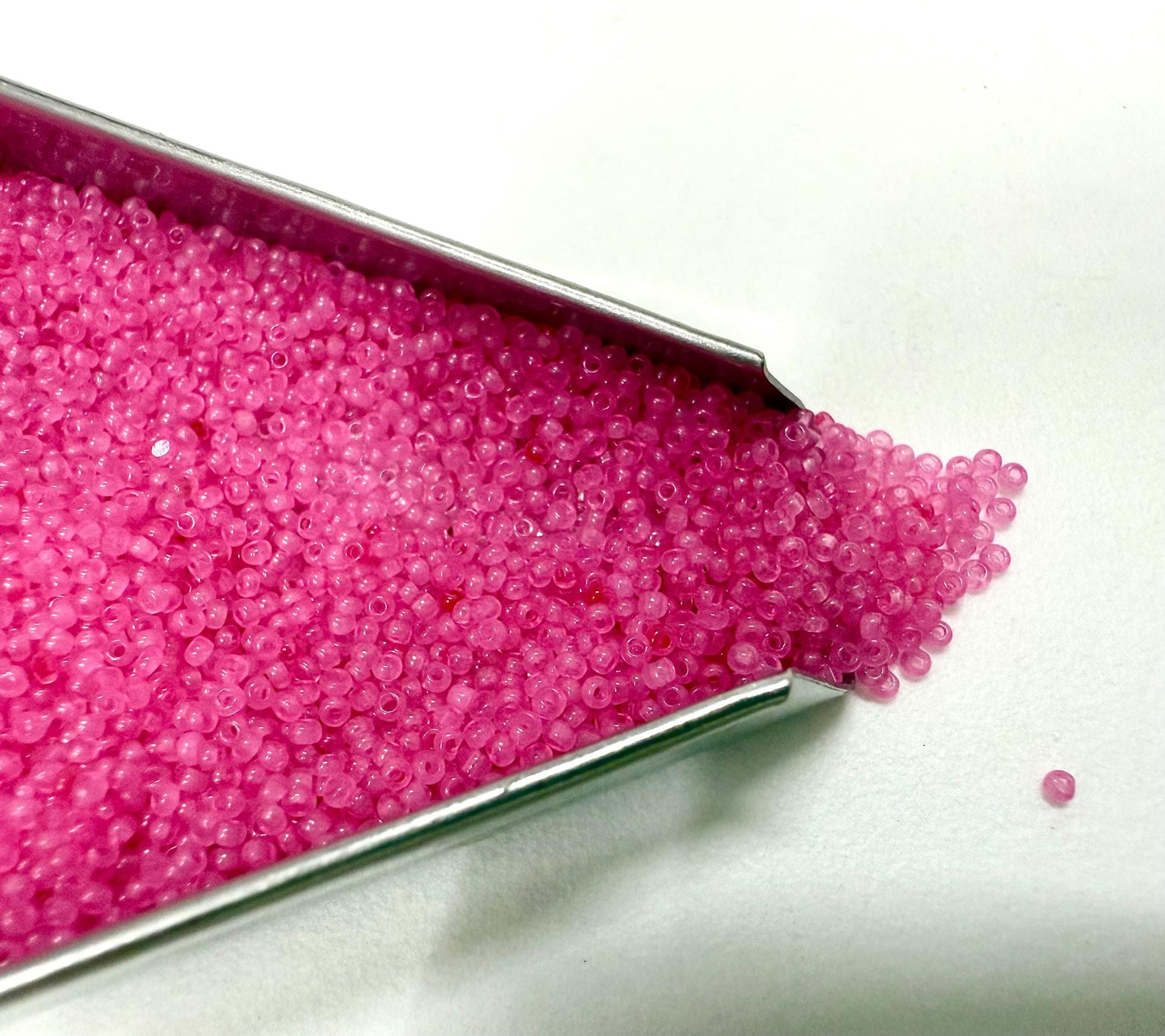 15/0 Charlotte Cut Beads in Rose Opal