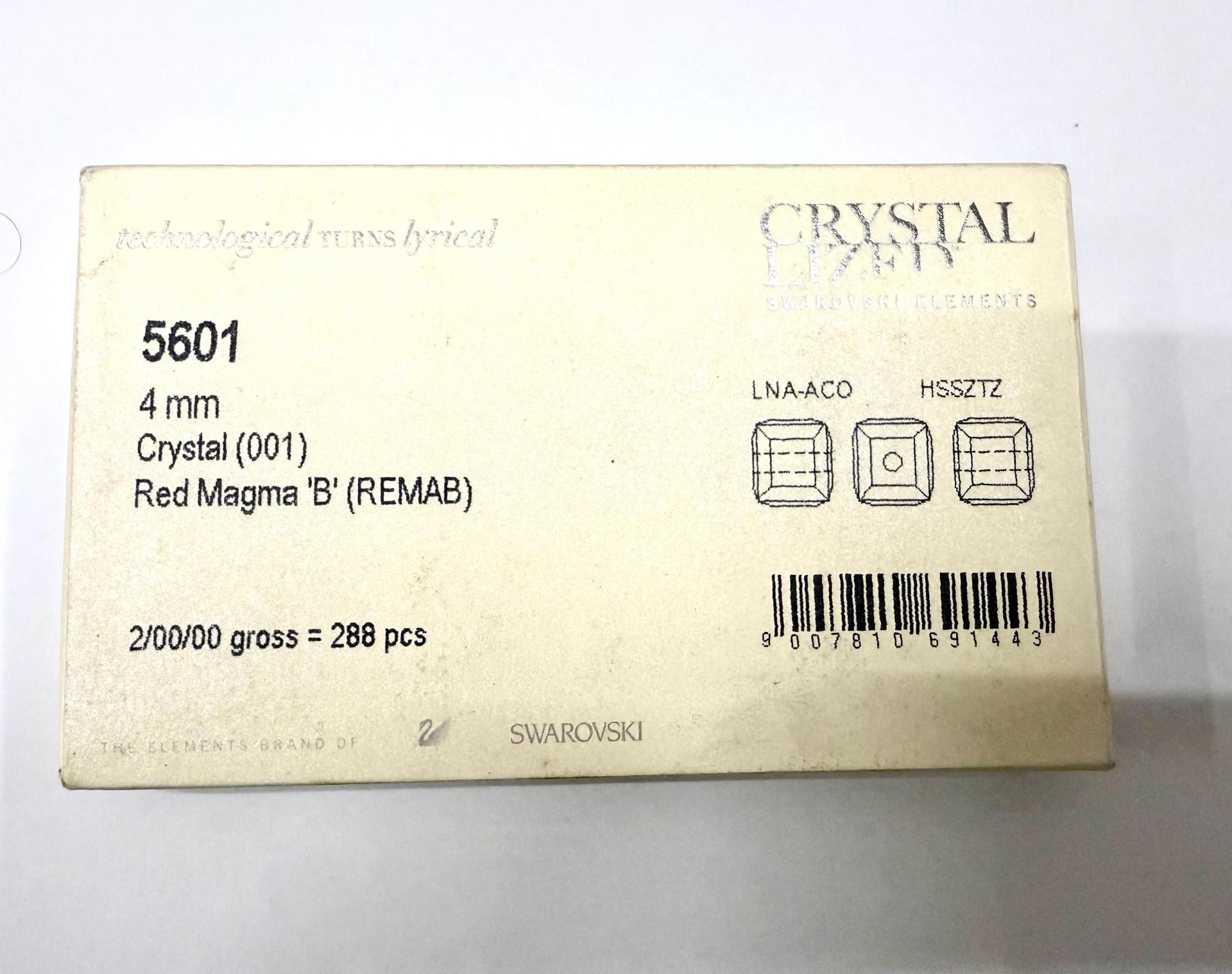 Swarovski 5601 Vintage Cube Bead in Red Magma 4mm