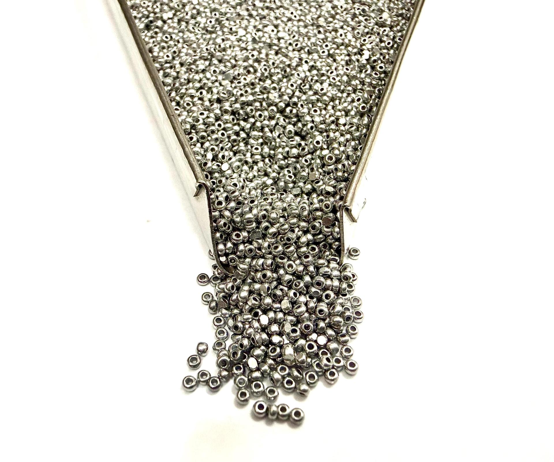 15/0 Charlotte Cut Beads, Metallic Aluminum Silver, Jewelry Making, Embroidery