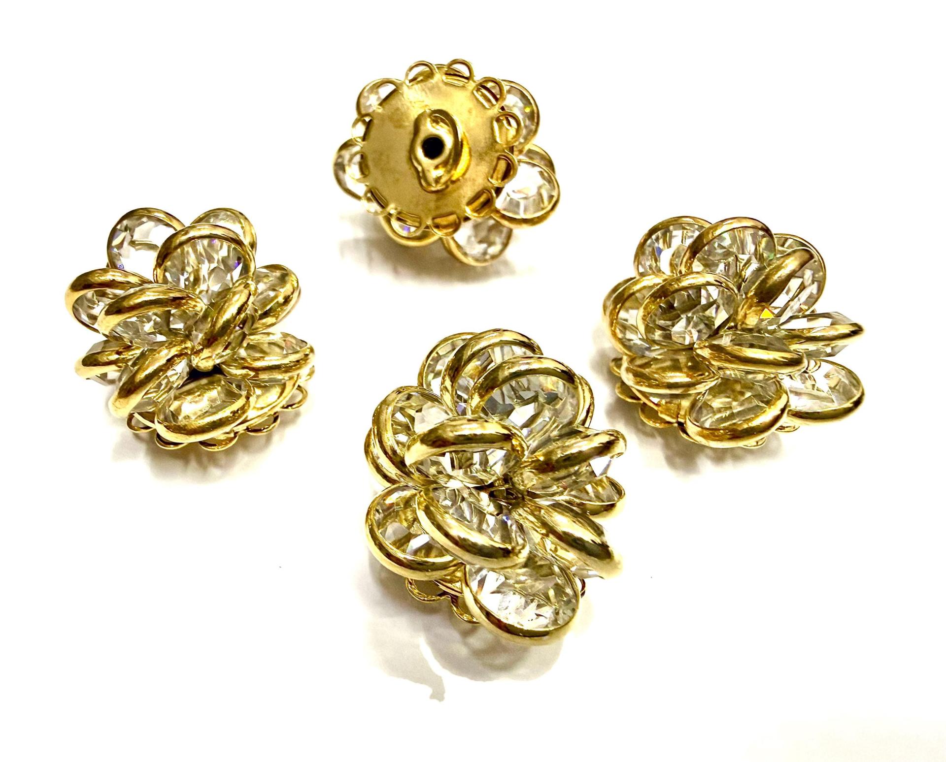Vintage Crystal Flower Embellishment (26mm)