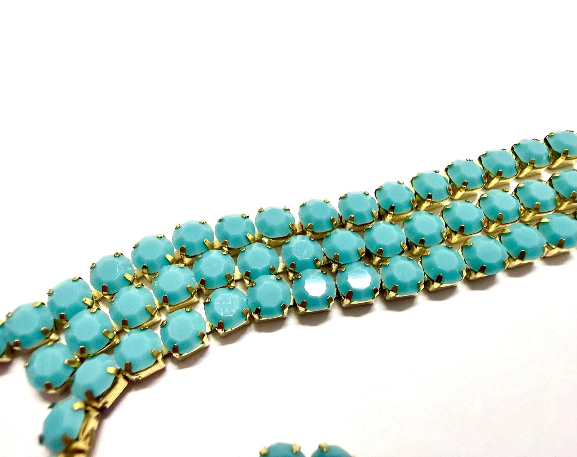 Turquoise Preciosa Rhinestone close cup chain, 16 SS