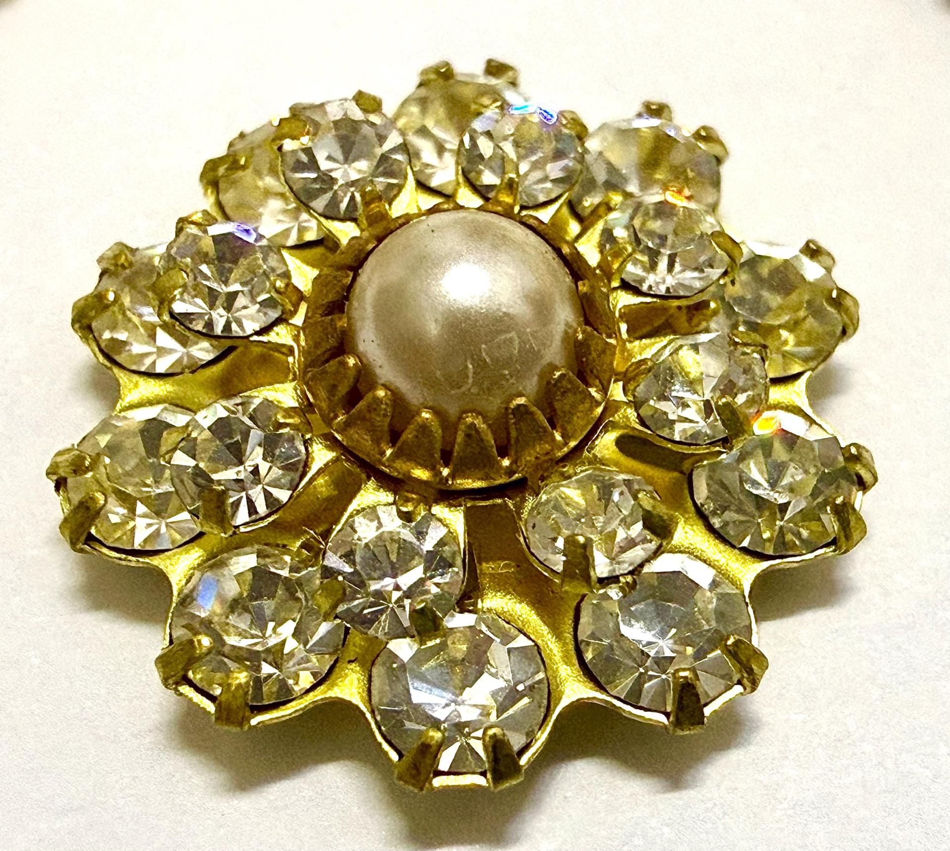 16mm Vintage brass Swarovski Flower Design in Pearl crystal Embellishment DIY Supplies wedding decorations