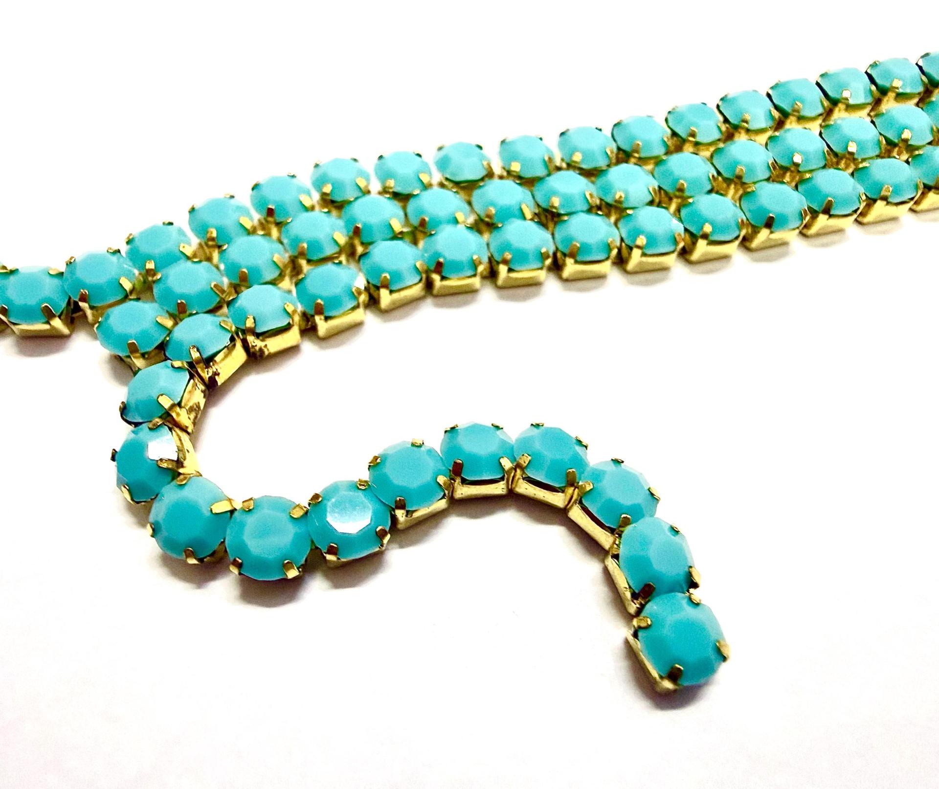 Turquoise Preciosa Rhinestone close cup chain, 16 SS