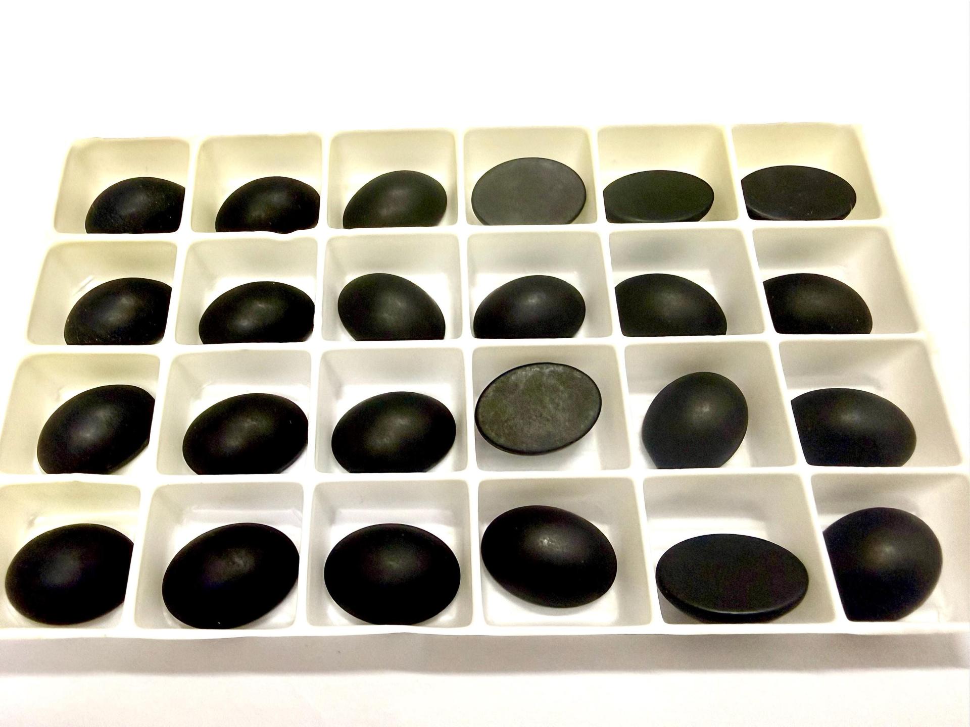 Swarovski 18x13 mm Vintage Jet Matt finish unfoiled Flat Back Oval Cabochon 2/6 Pieces