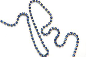 18pp Swarovski Vintage Chain in Sapphire (2.5mm) 0.5/1/2/5 Meters Brass Settings vintage findings, strass chains, craft supplies, rare
