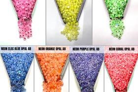 8/0 Charlotte Cut Beads Patina OPAL Neon Linings Aurore Boreale frosted glass beads jewelry supply native beads embroidery supply